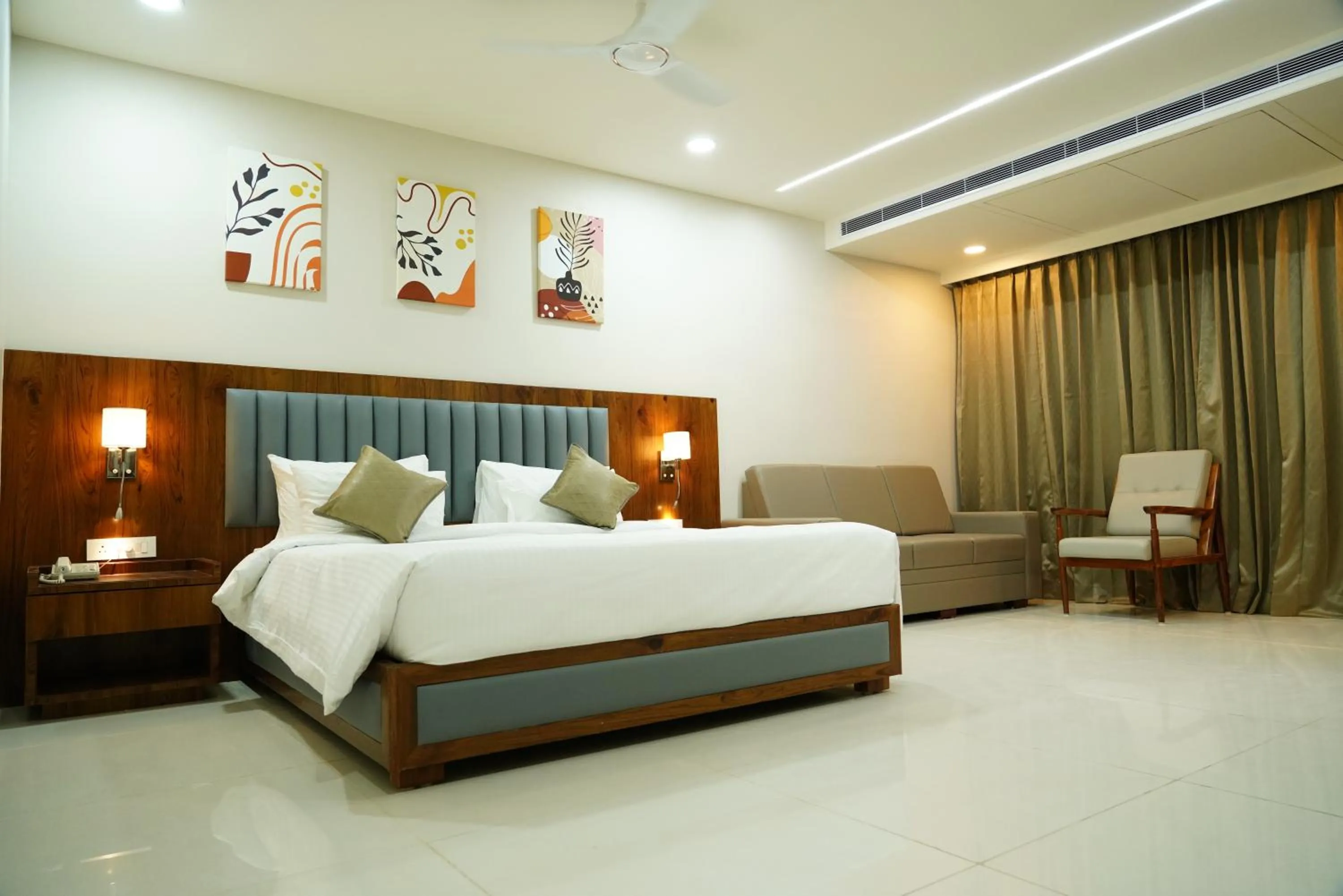 Bed in Hotel Pasupala Inn