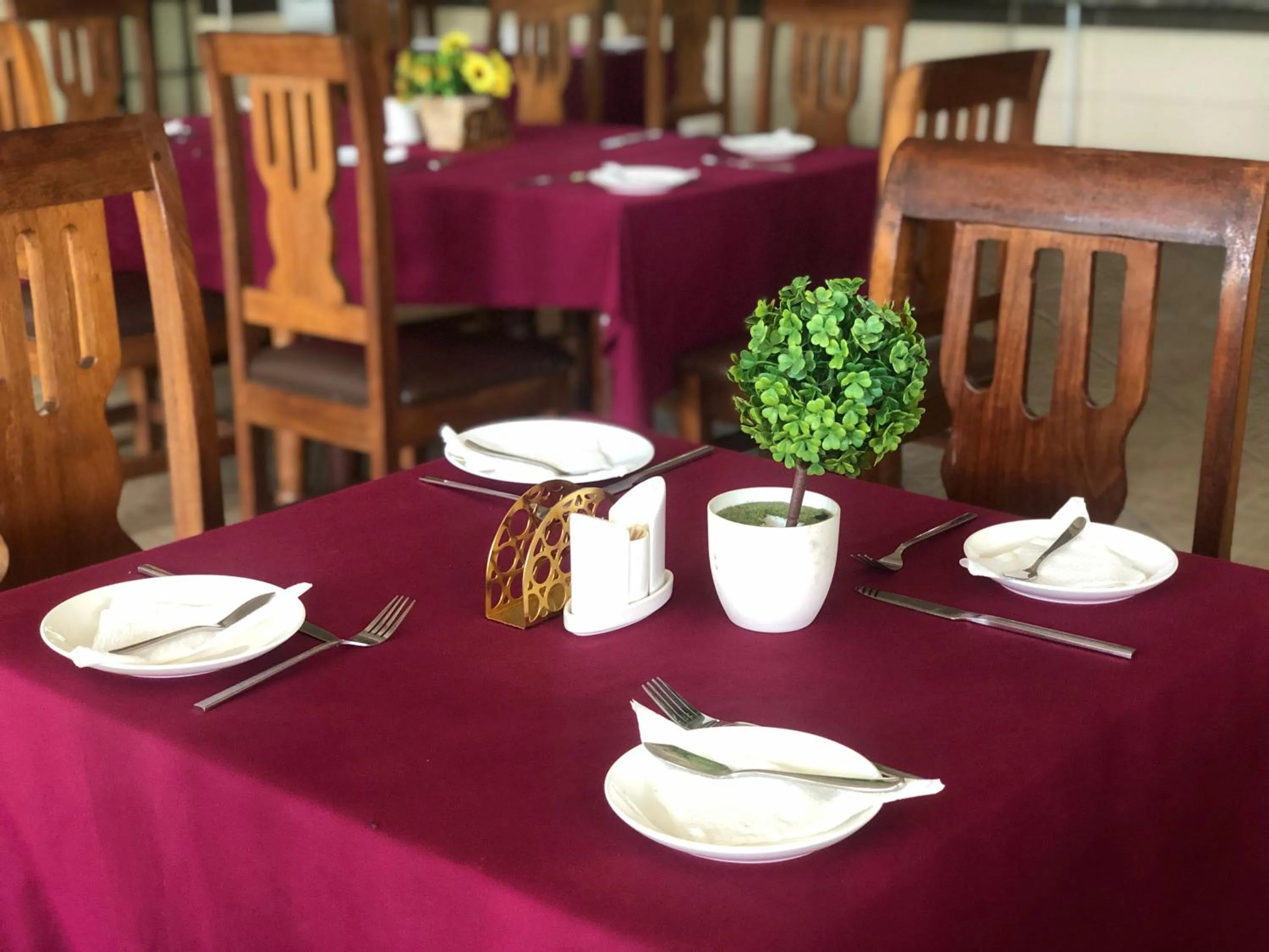 Restaurant/Places to Eat in CBA Hotel