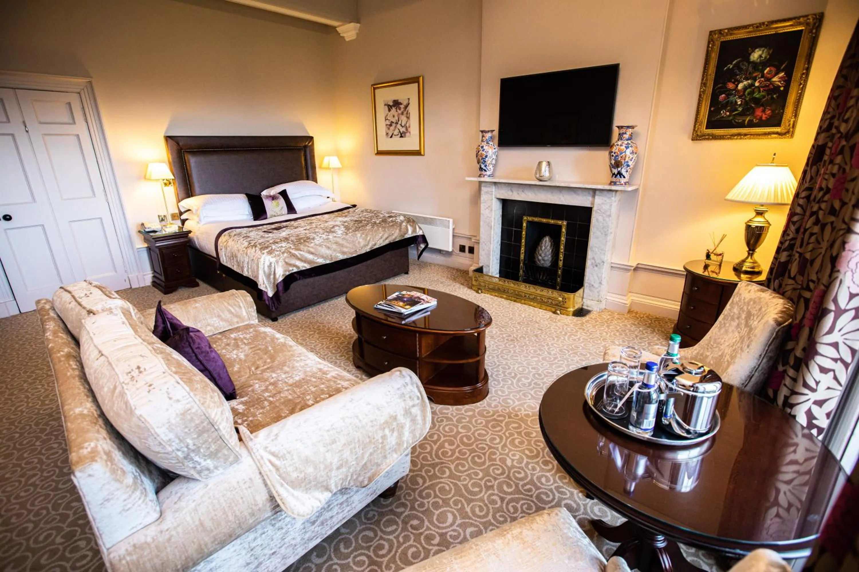 Photo of the whole room, Bed in Macdonald Pittodrie House