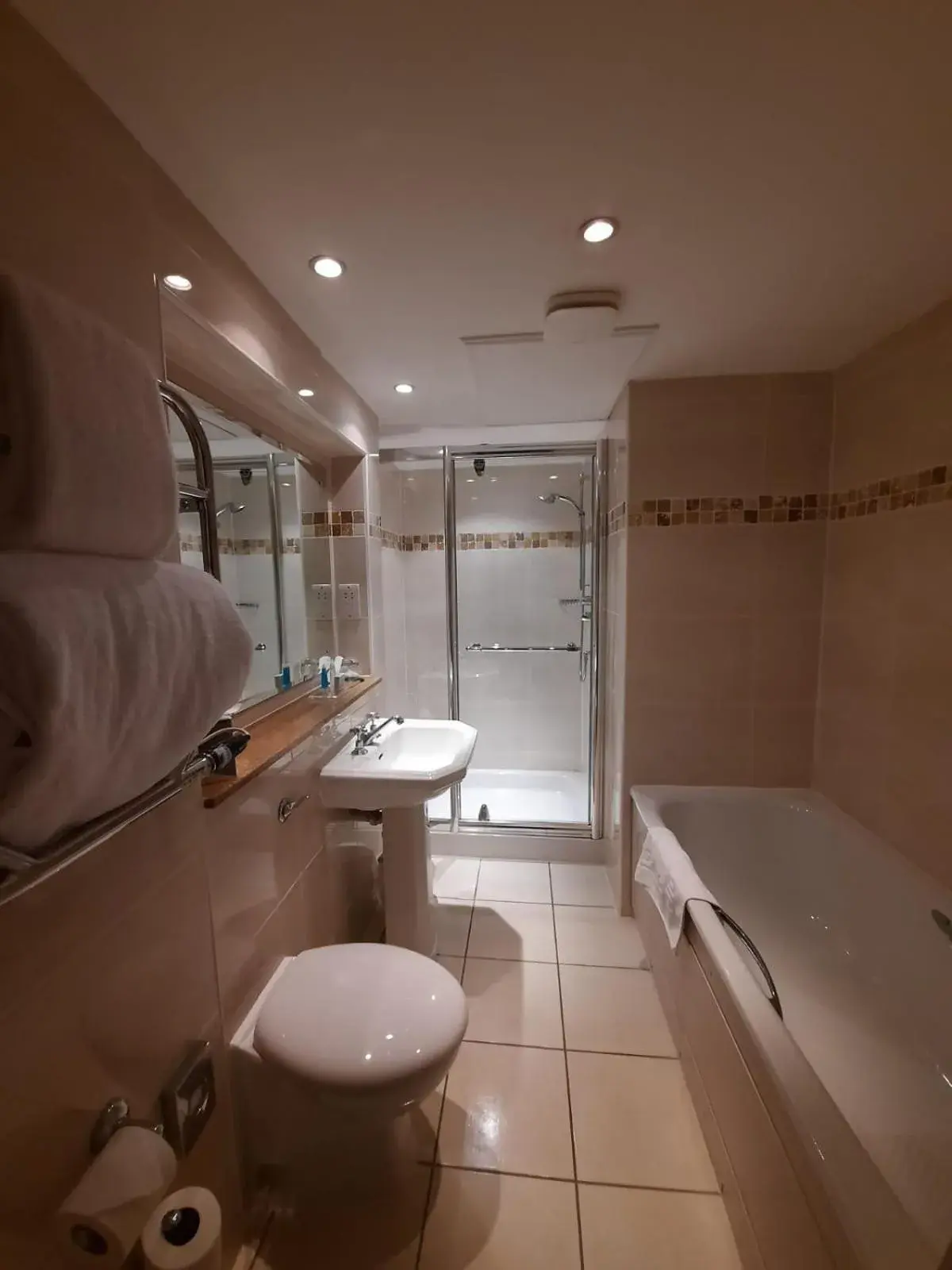 Standard Double Room in Macdonald Pittodrie House Standard Double Room in Macdonald Pittodrie House