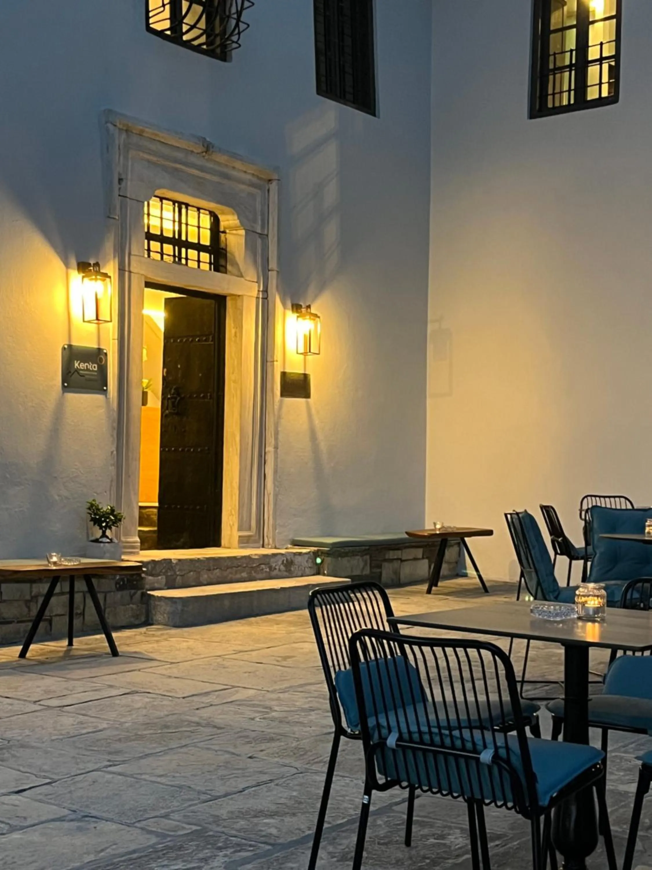 Patio in Kenta Mountain Hotel & Gastrobar