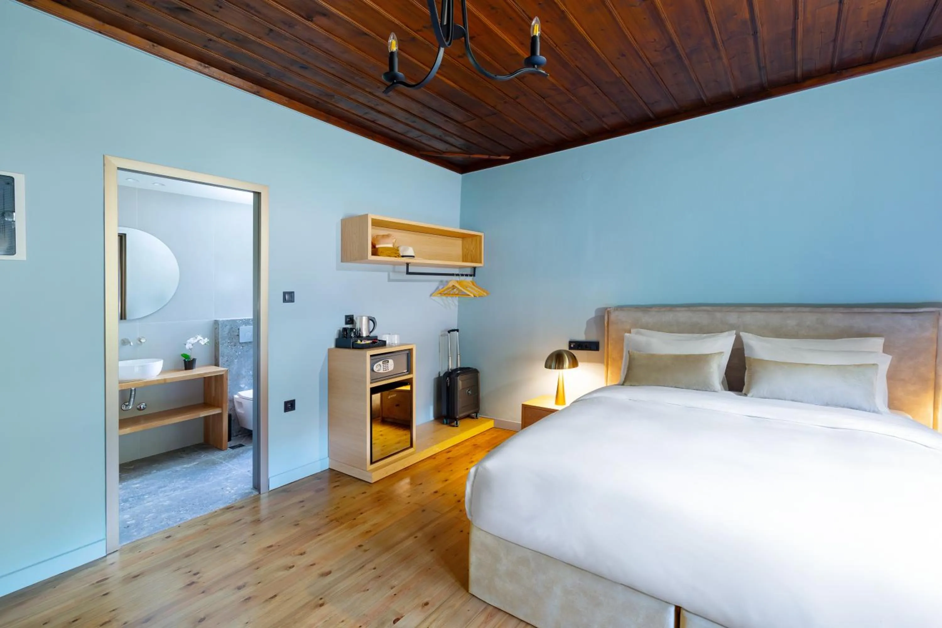 Bedroom, Bed in Kenta Mountain Hotel & Gastrobar