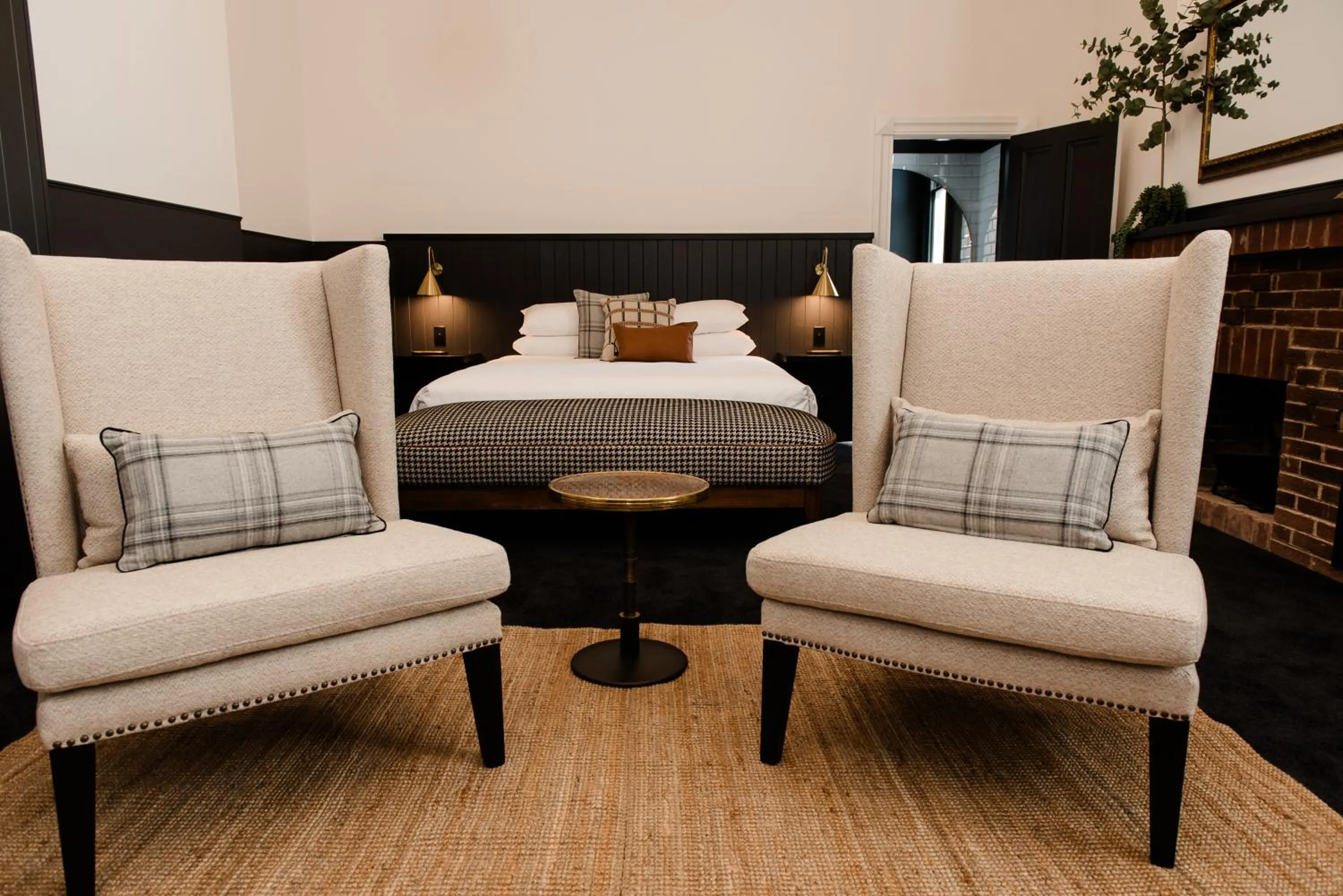 Deluxe King Room in The Victoria Hotel Rutherglen