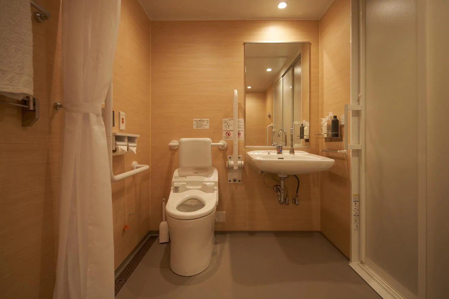 Toilet in B/C HOTEL NAHA Hotel with Rental Car