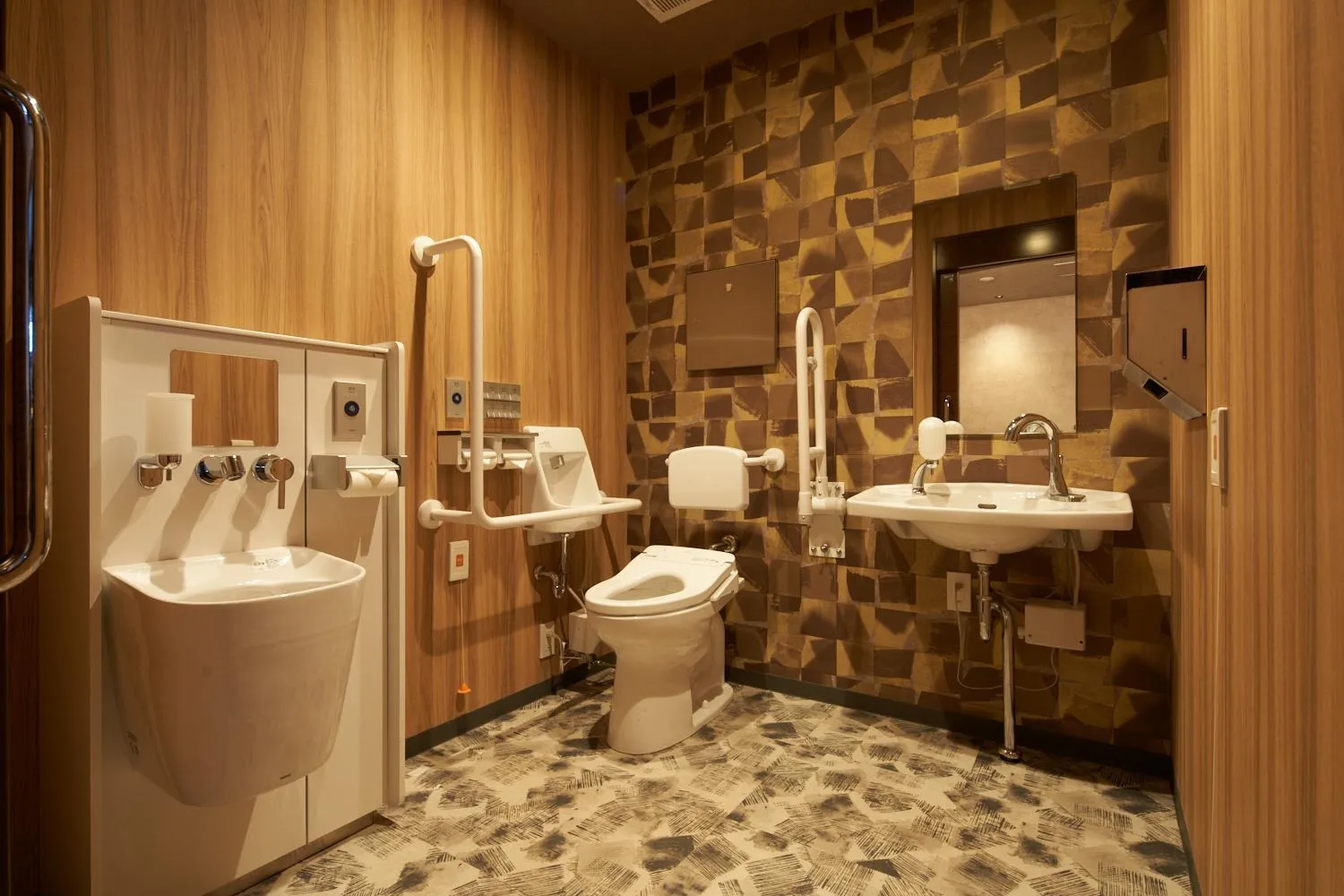 Toilet in B/C HOTEL NAHA Hotel with Rental Car