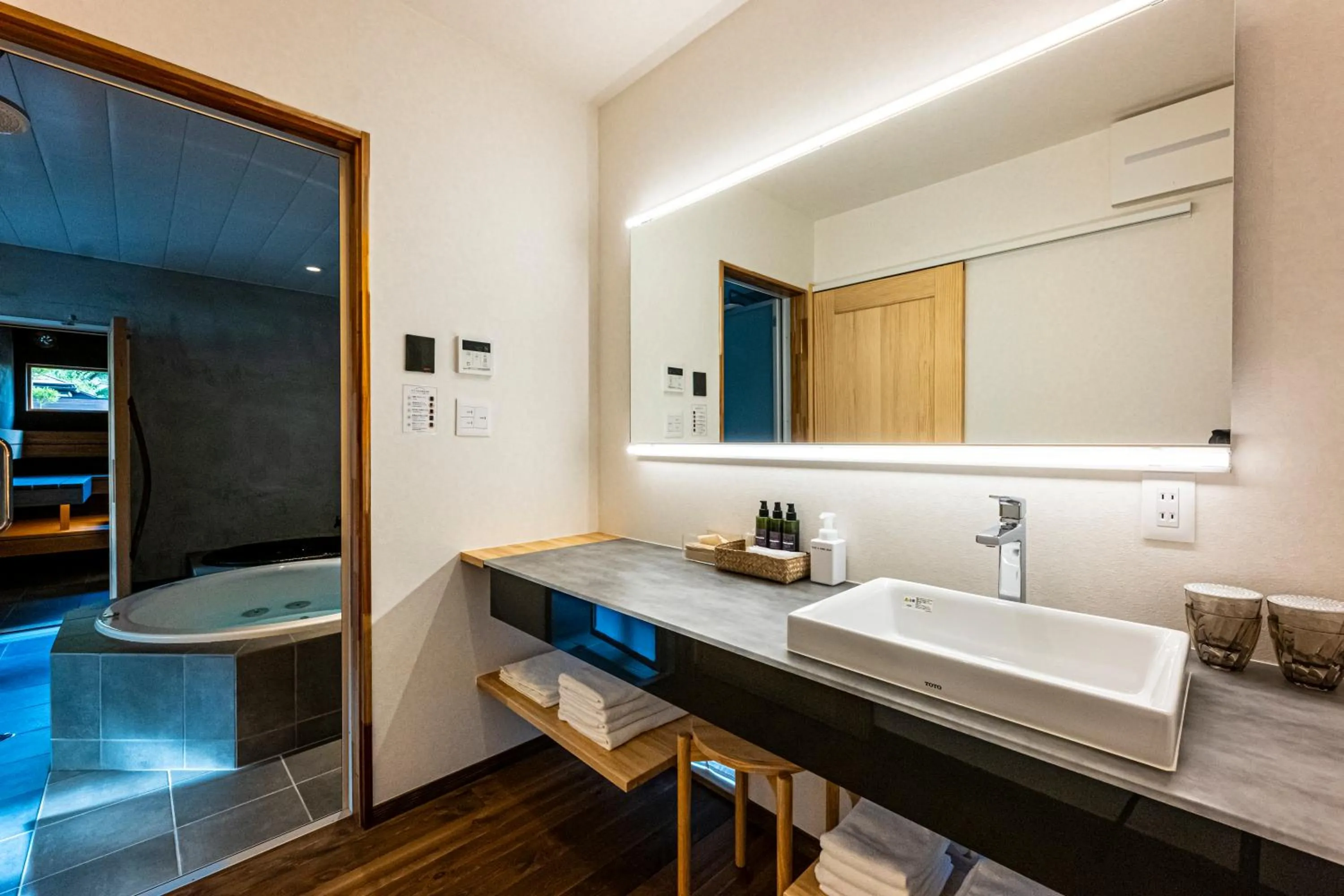 Hot Tub in SAUNA VILLA 然