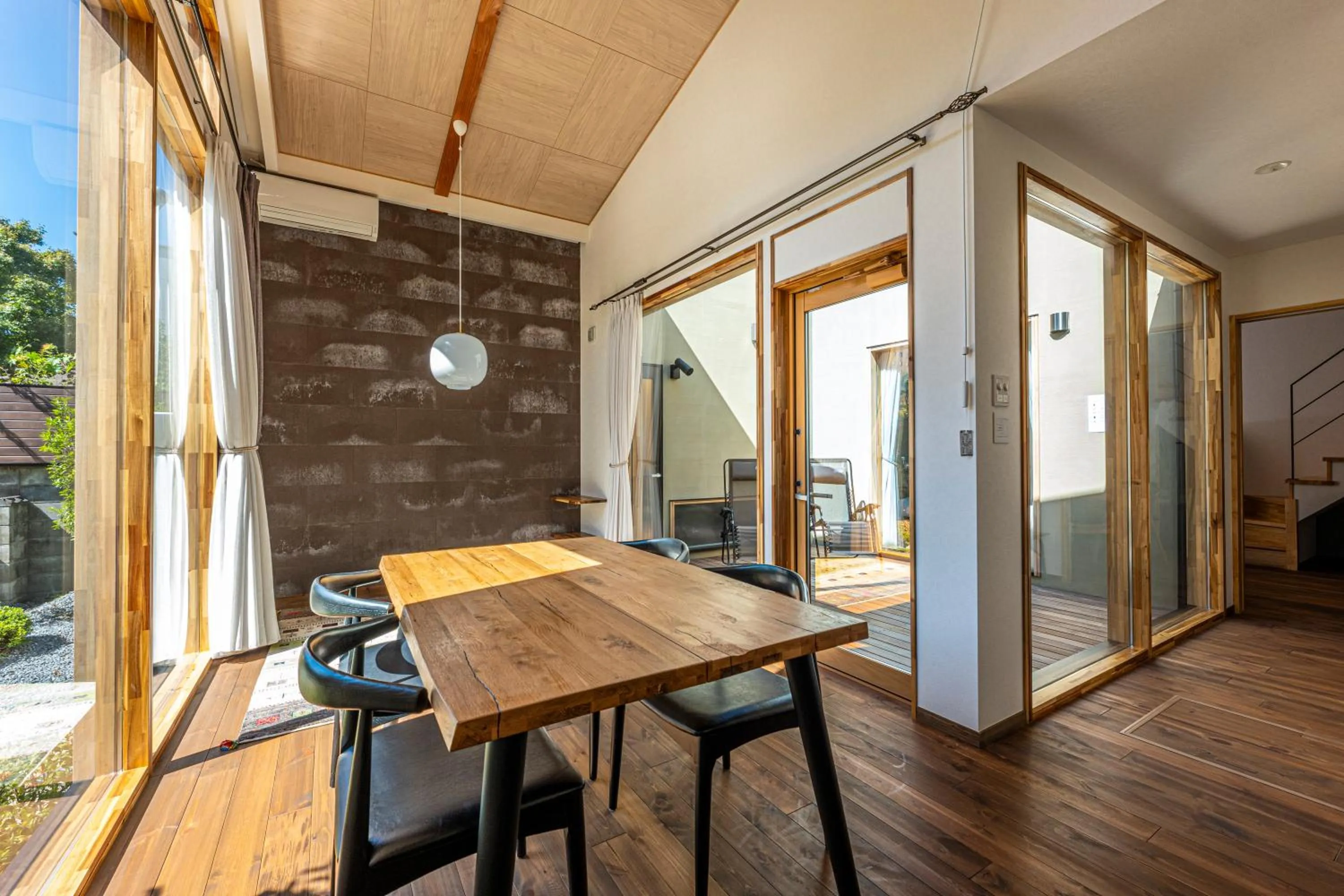 Dining area in SAUNA VILLA 然