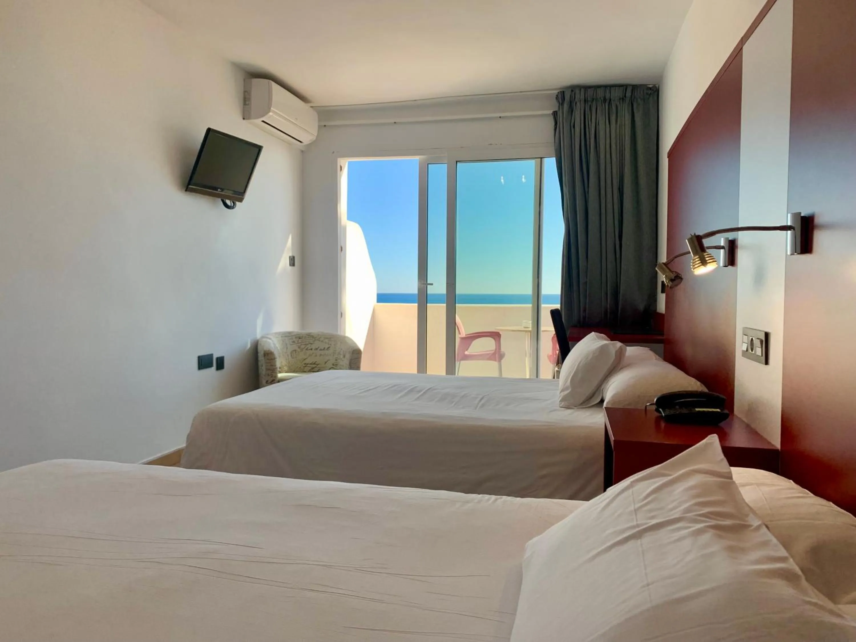 Shower, Bed in Hospedium Hotel Continental