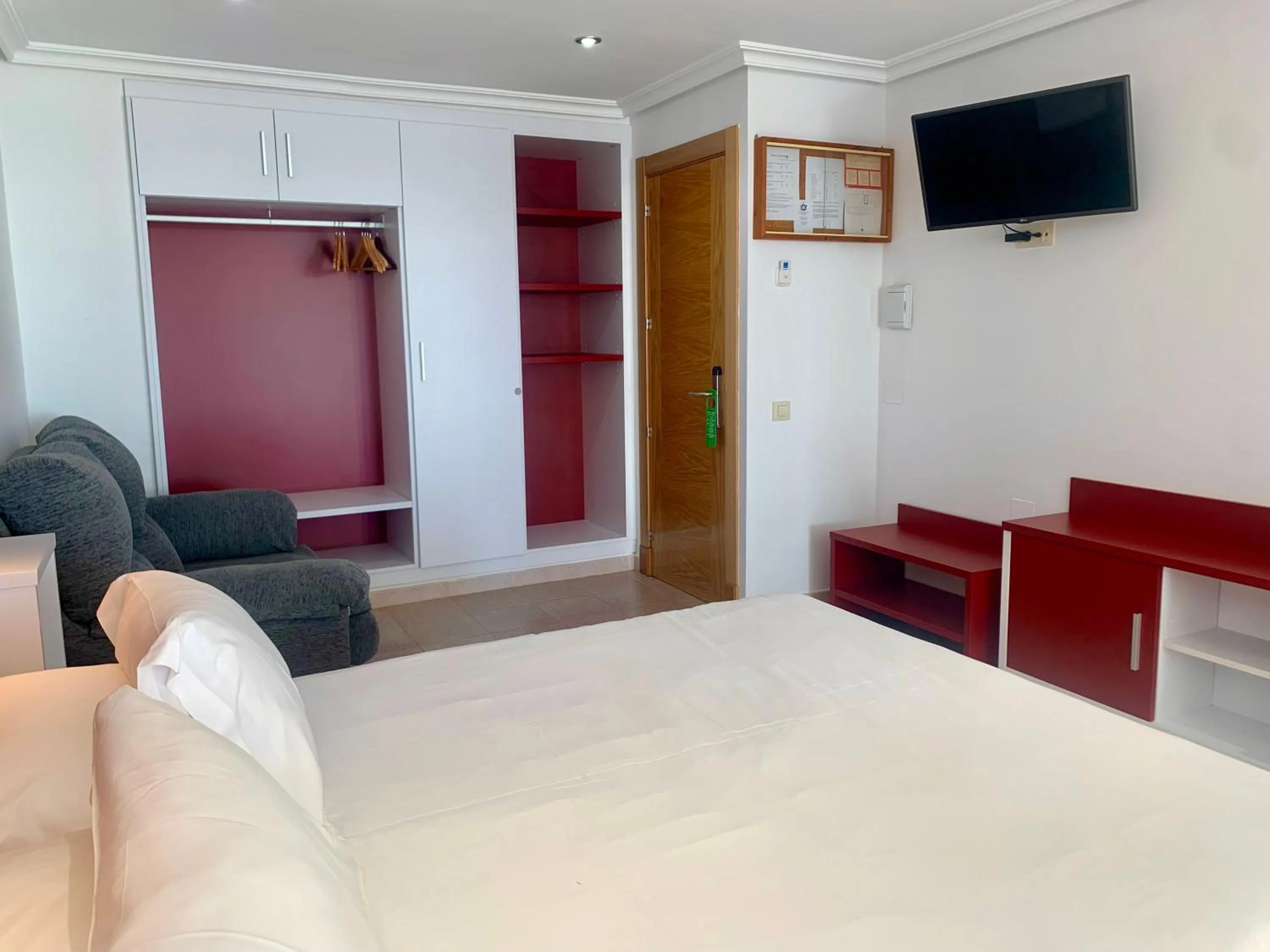 Shower, Bed in Hospedium Hotel Continental