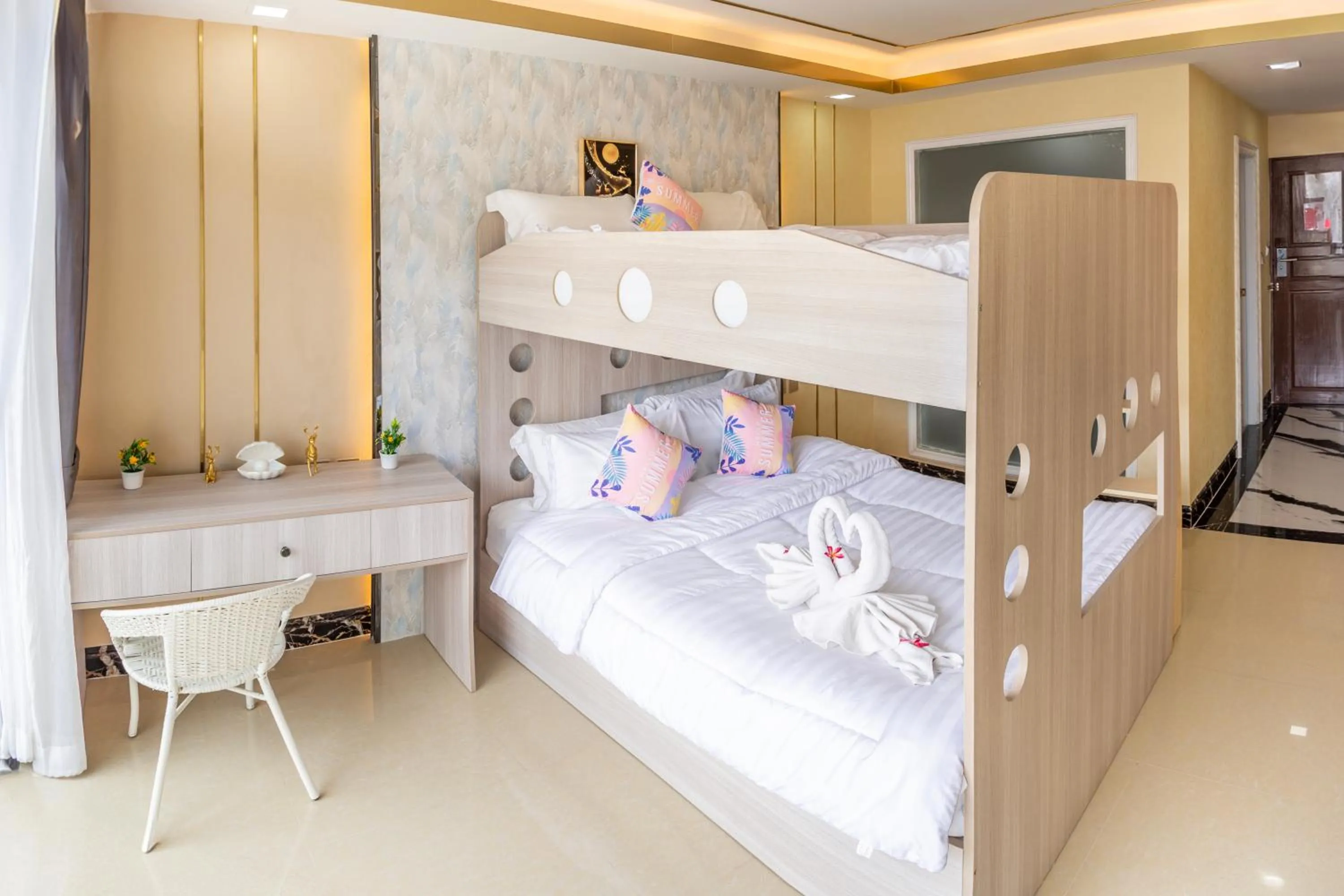 Bed in Mermaid Beach Resort