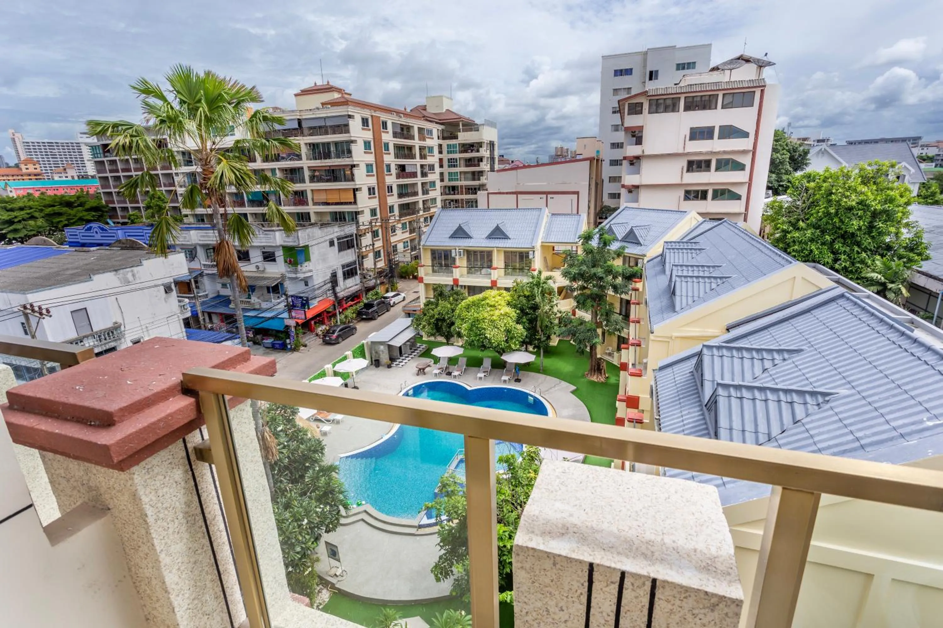 Property building in Mermaid Beach Resort