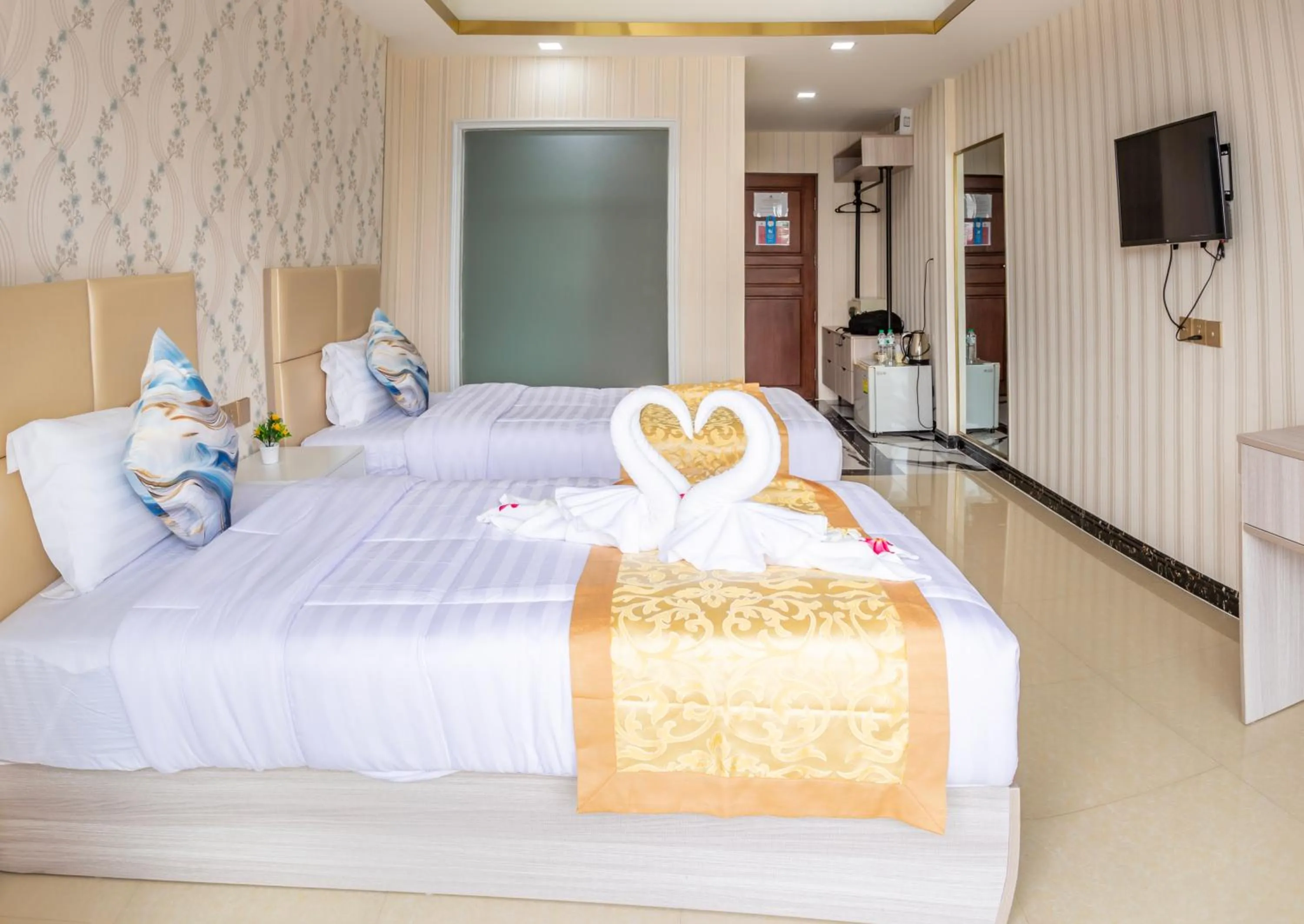 Bed in Mermaid Beach Resort