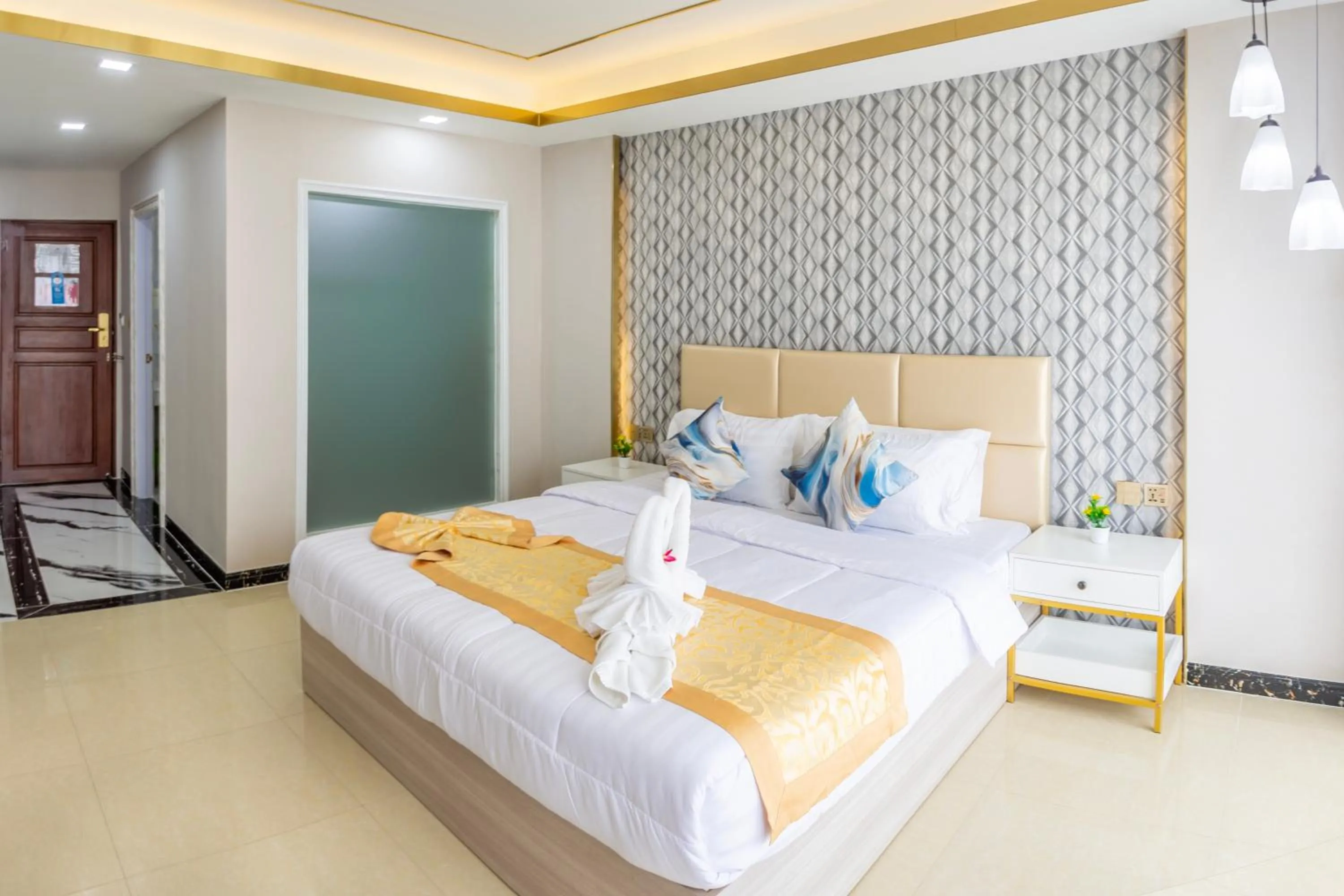 Bed in Mermaid Beach Resort