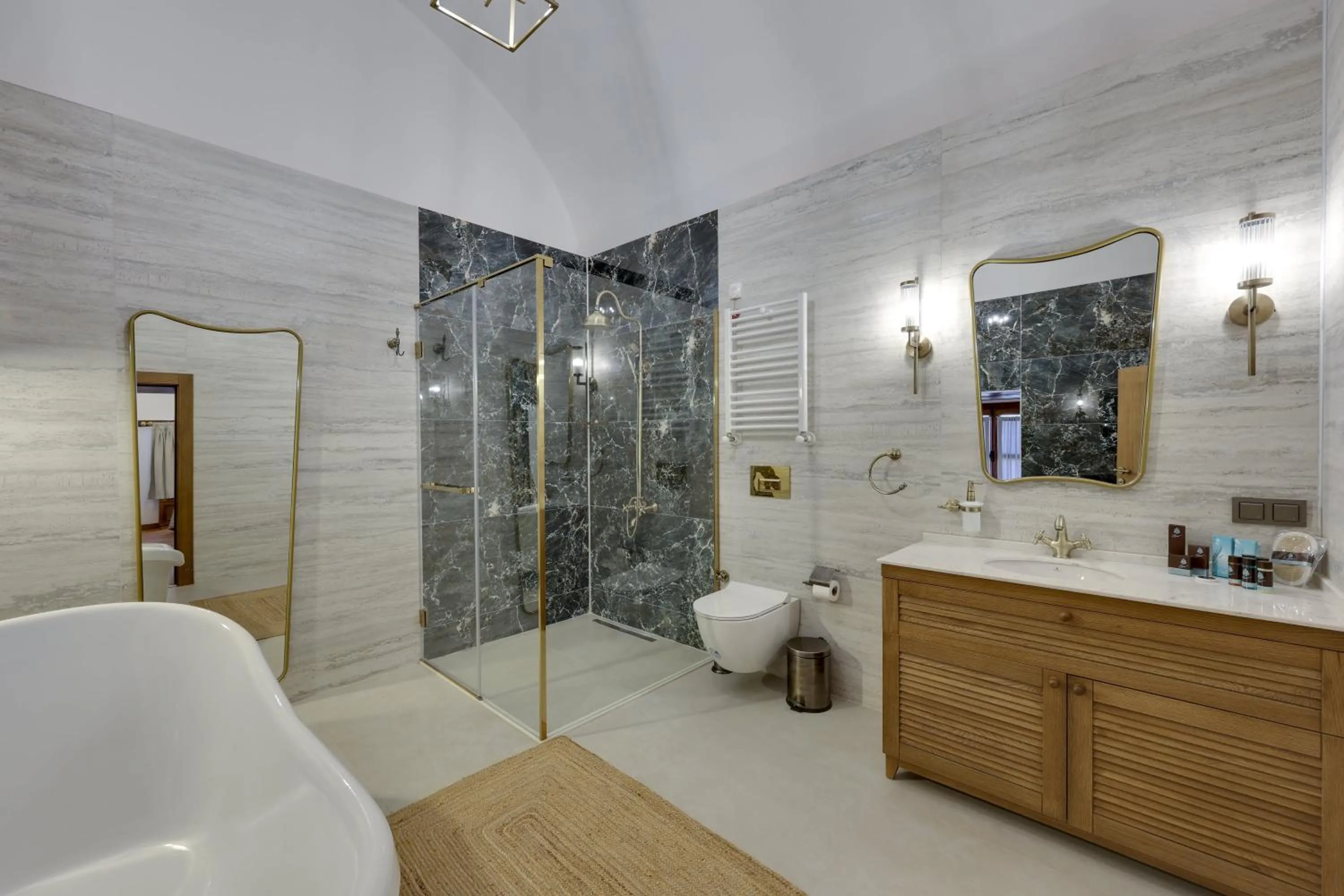 Shower in Silk Road Museum Hotel