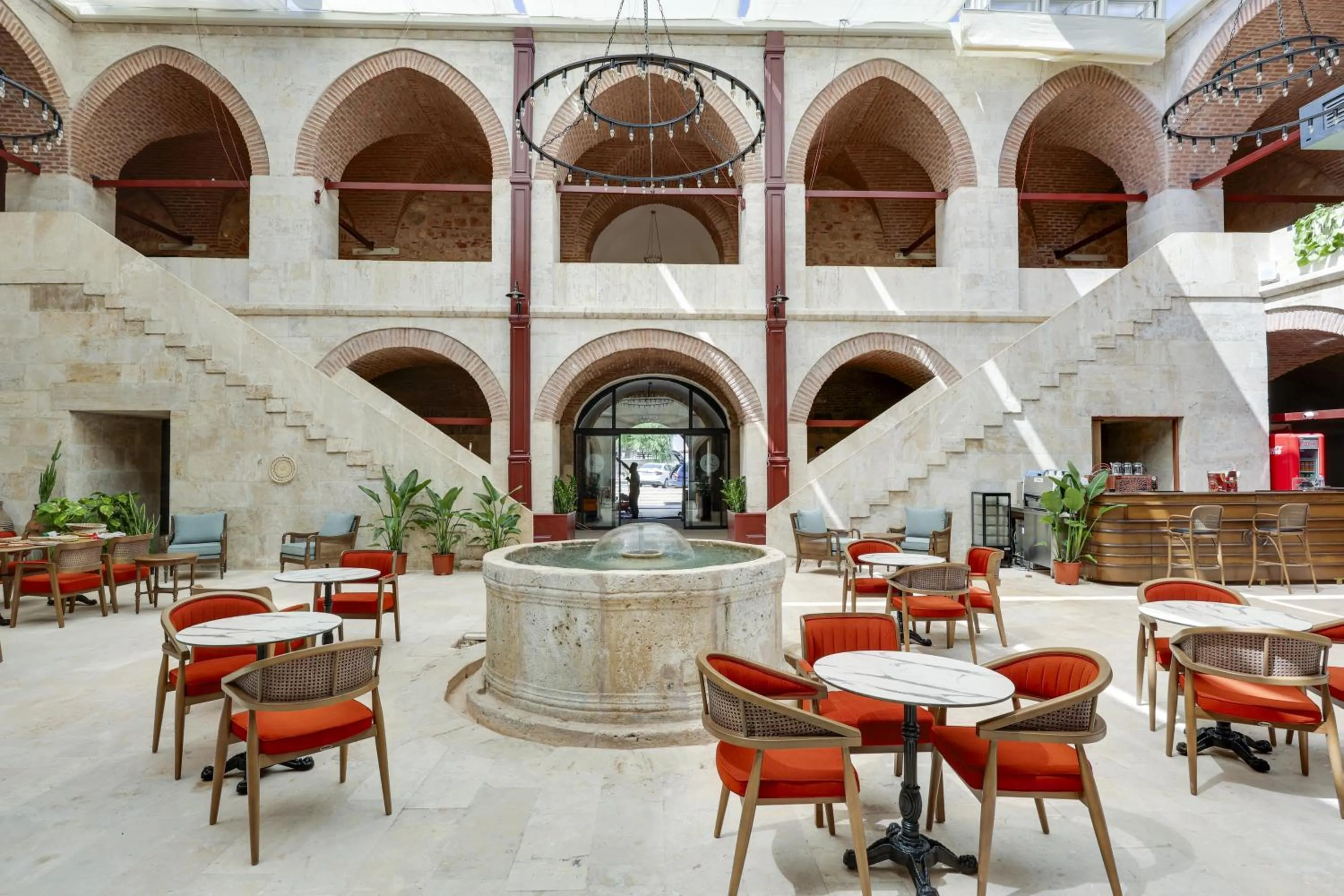 Restaurant/places to eat in Silk Road Museum Hotel