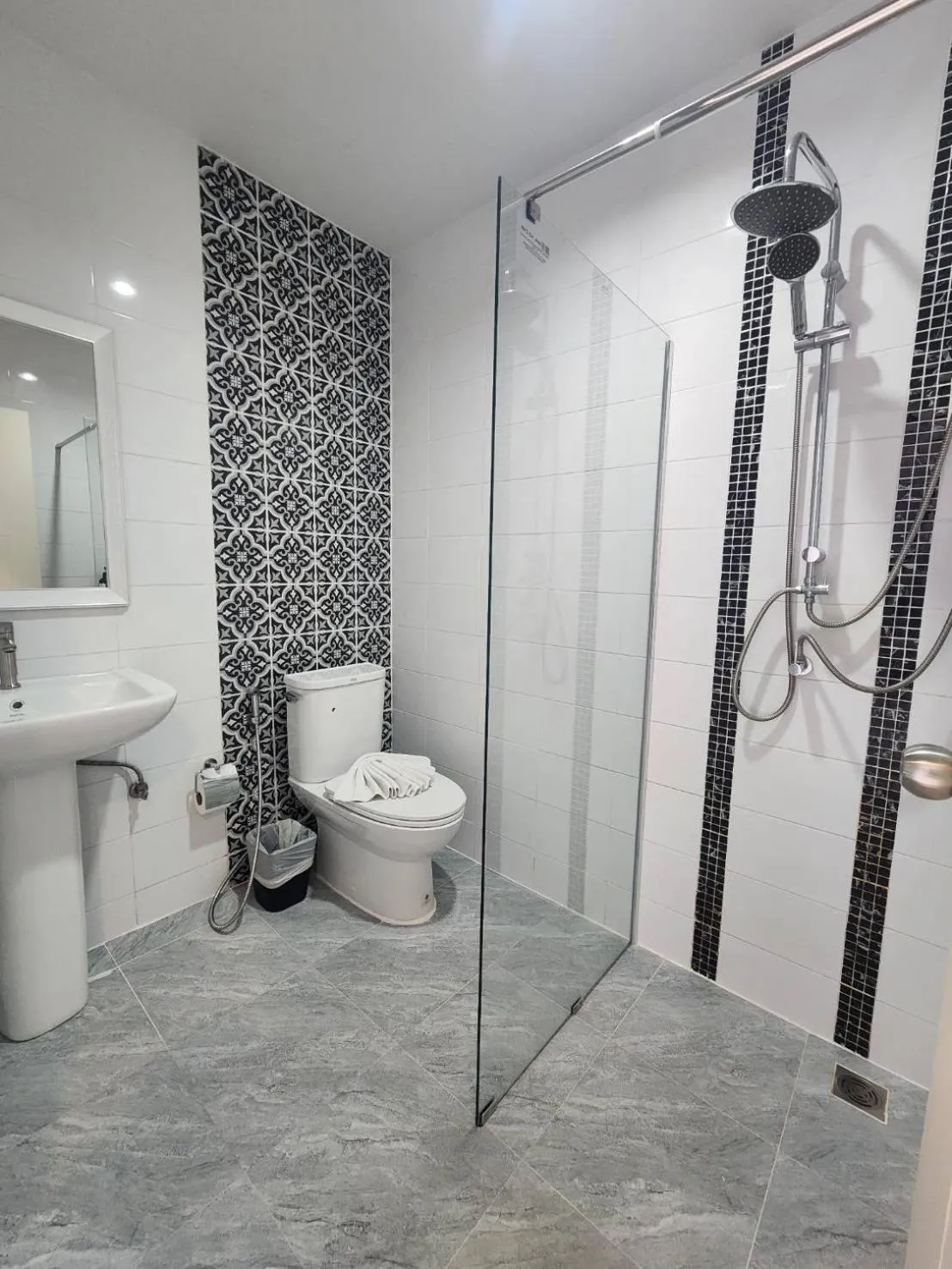 Shower in Chanakarn Pool Access Rawai