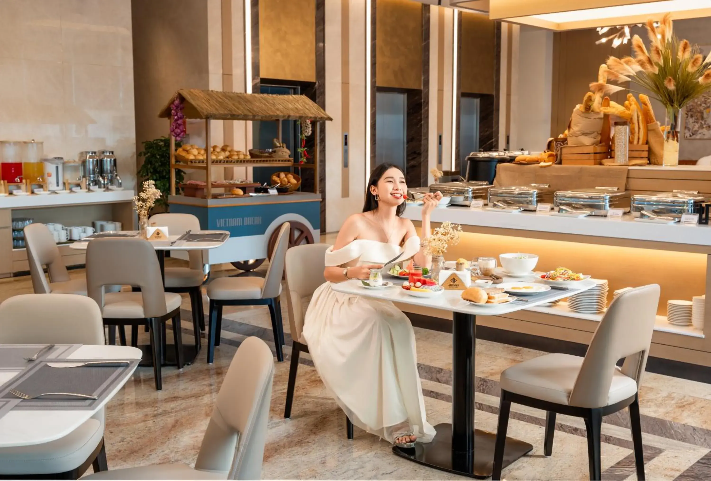 Restaurant/places to eat in Adamas Boutique Hotel Nha Trang Restaurant/places to eat in Adamas Boutique Hotel Nha Trang