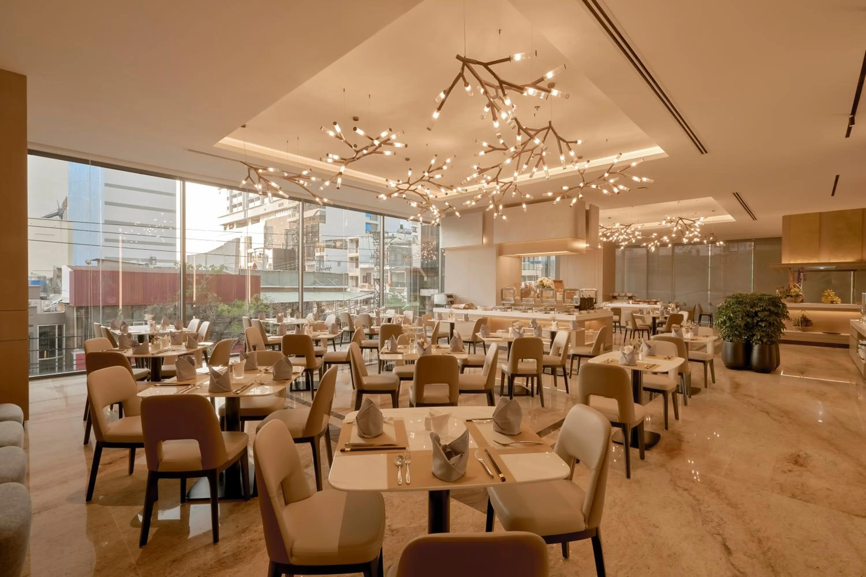 Restaurant/places to eat in Adamas Boutique Hotel Nha Trang