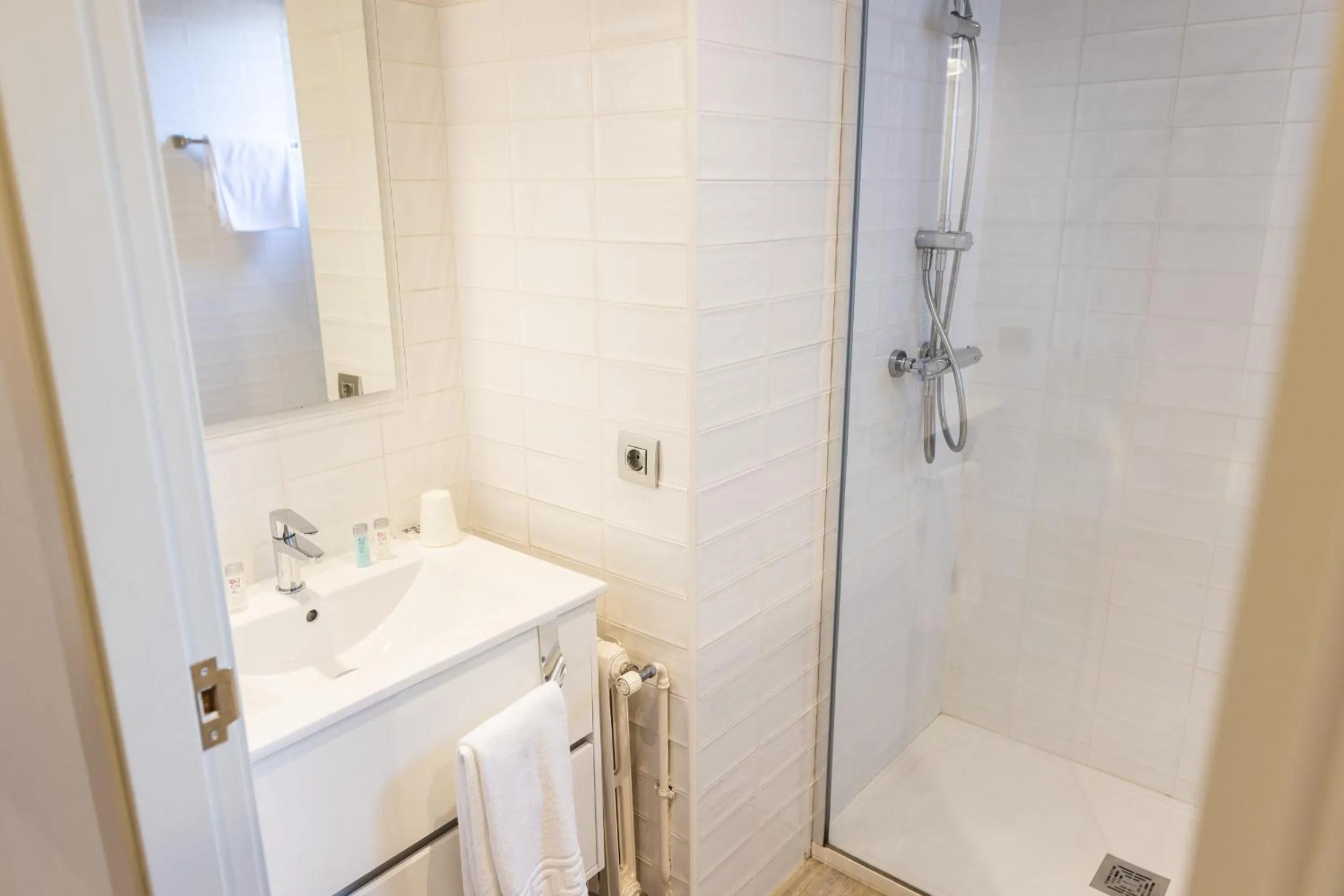 Shower in Hotel Terminus