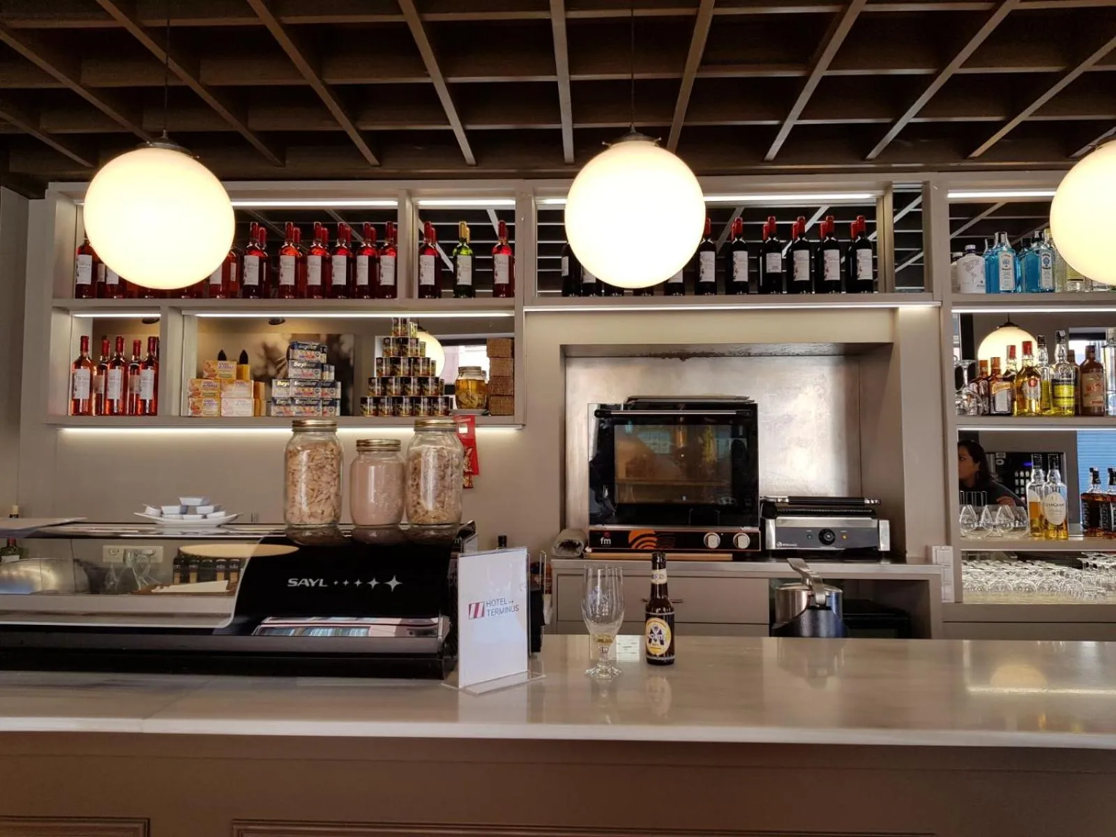 Restaurant/places to eat in Hotel Terminus