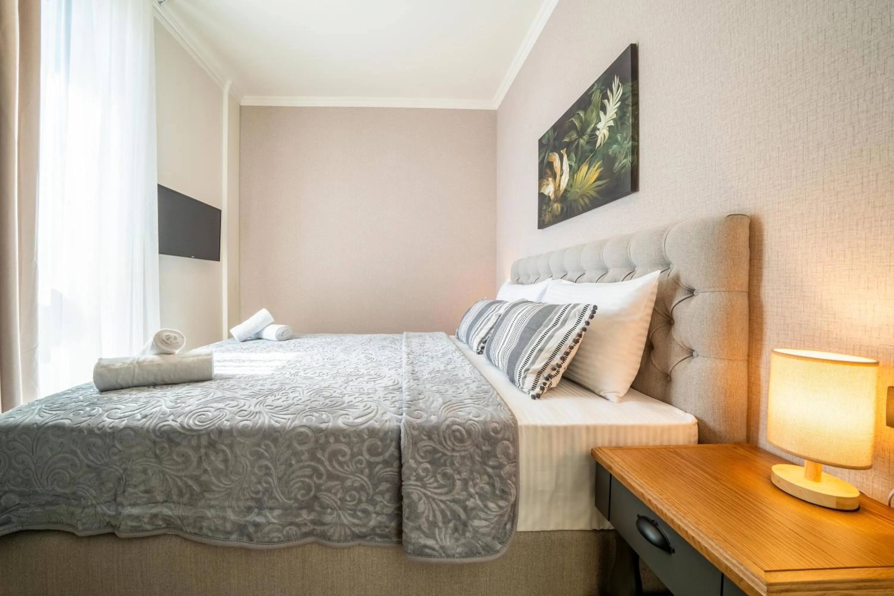 Bedroom, Bed in Invictus Hotel