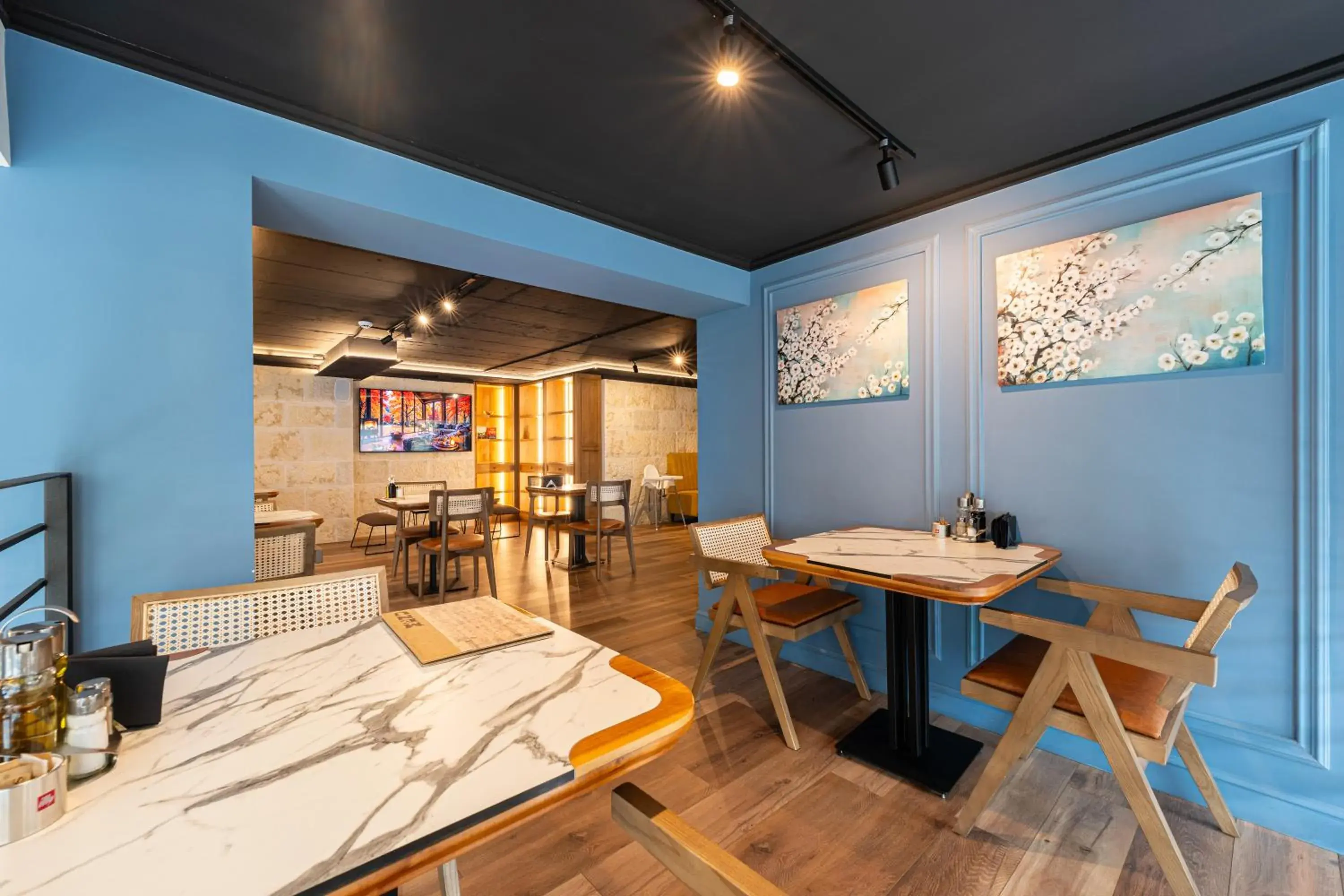 Restaurant/places to eat in Invictus Hotel Restaurant/places to eat in Invictus Hotel