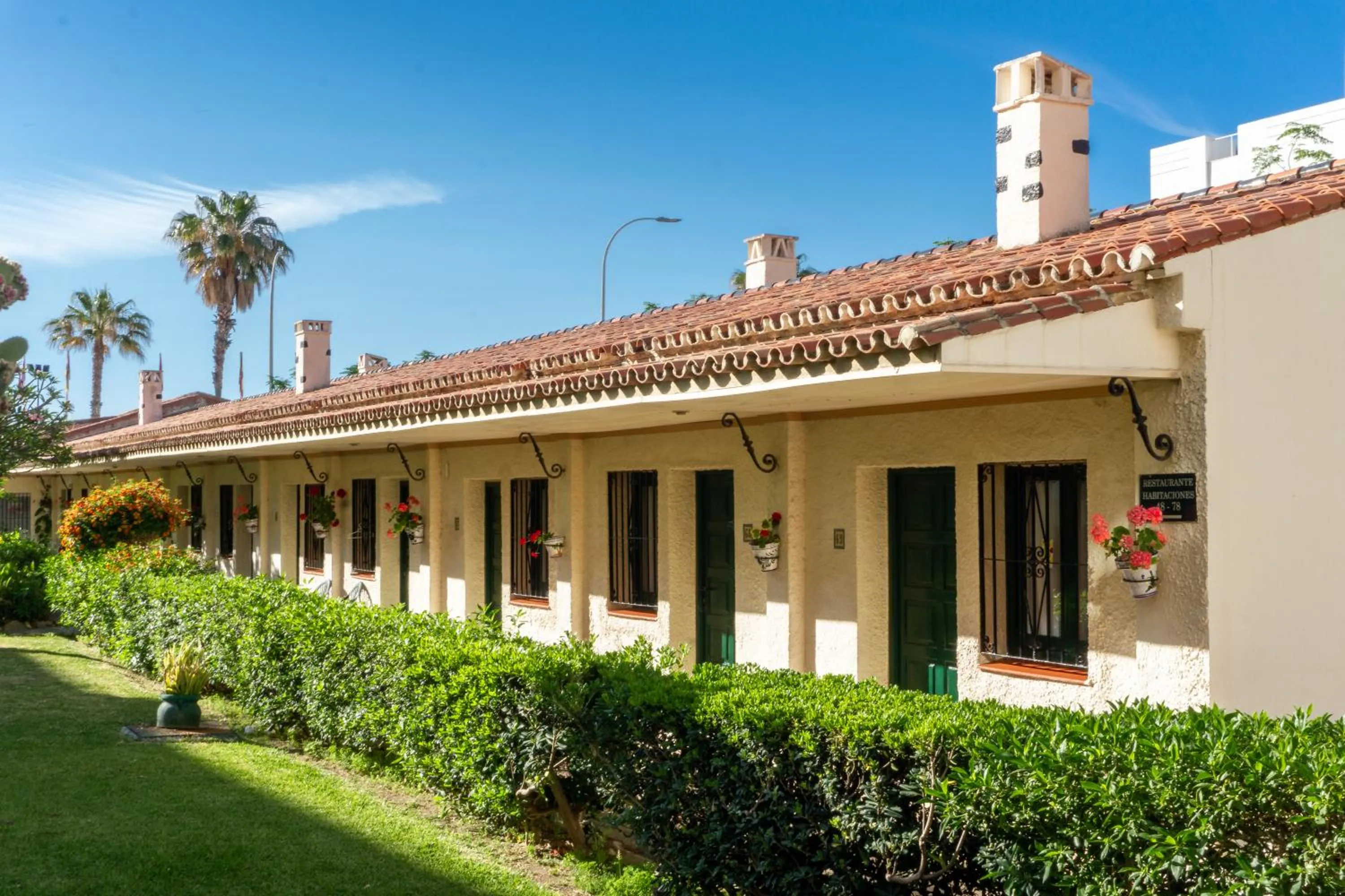 Facade/entrance in Hotel Los Jazmines