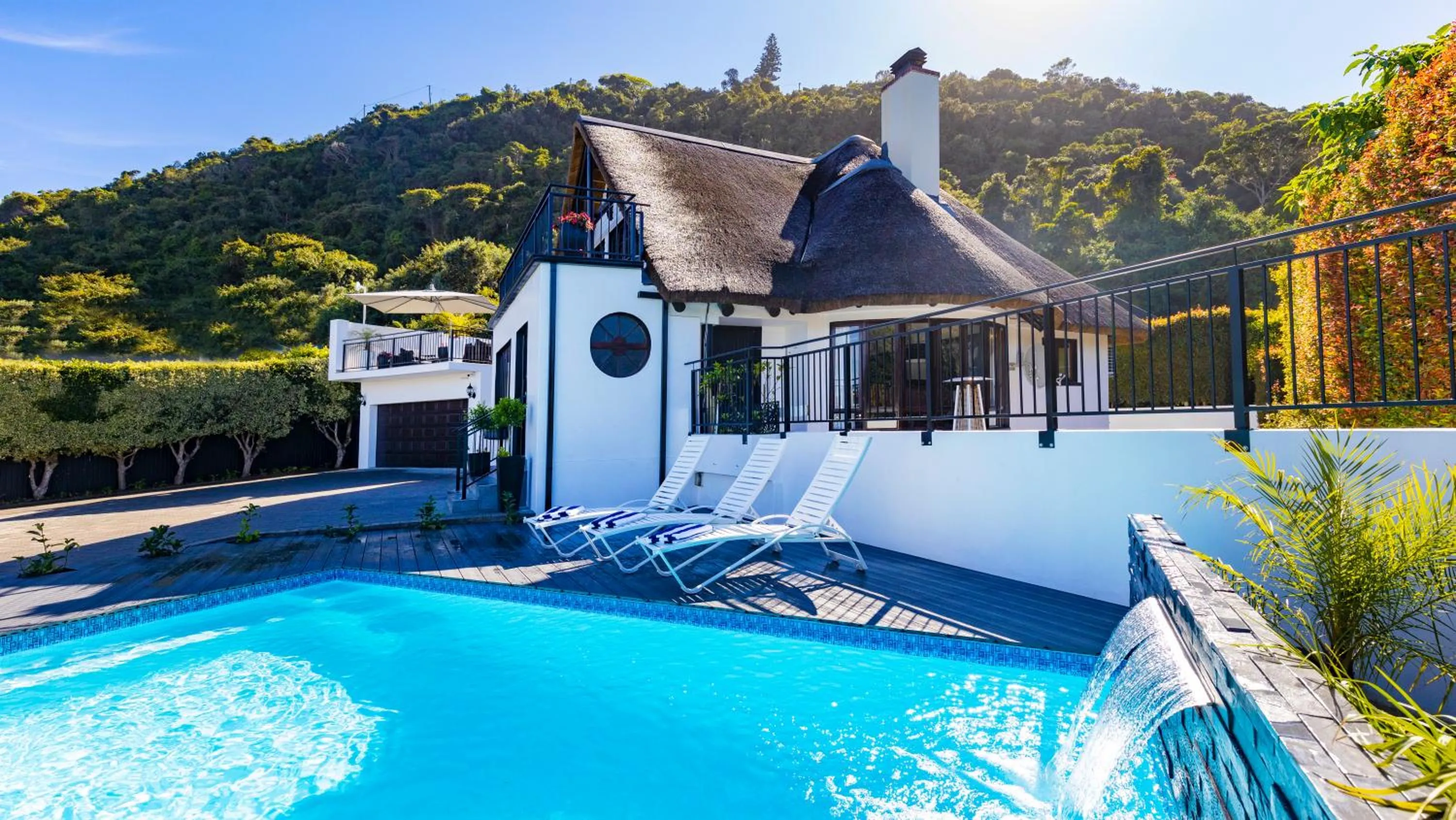Property building in Cloverleigh Guest House