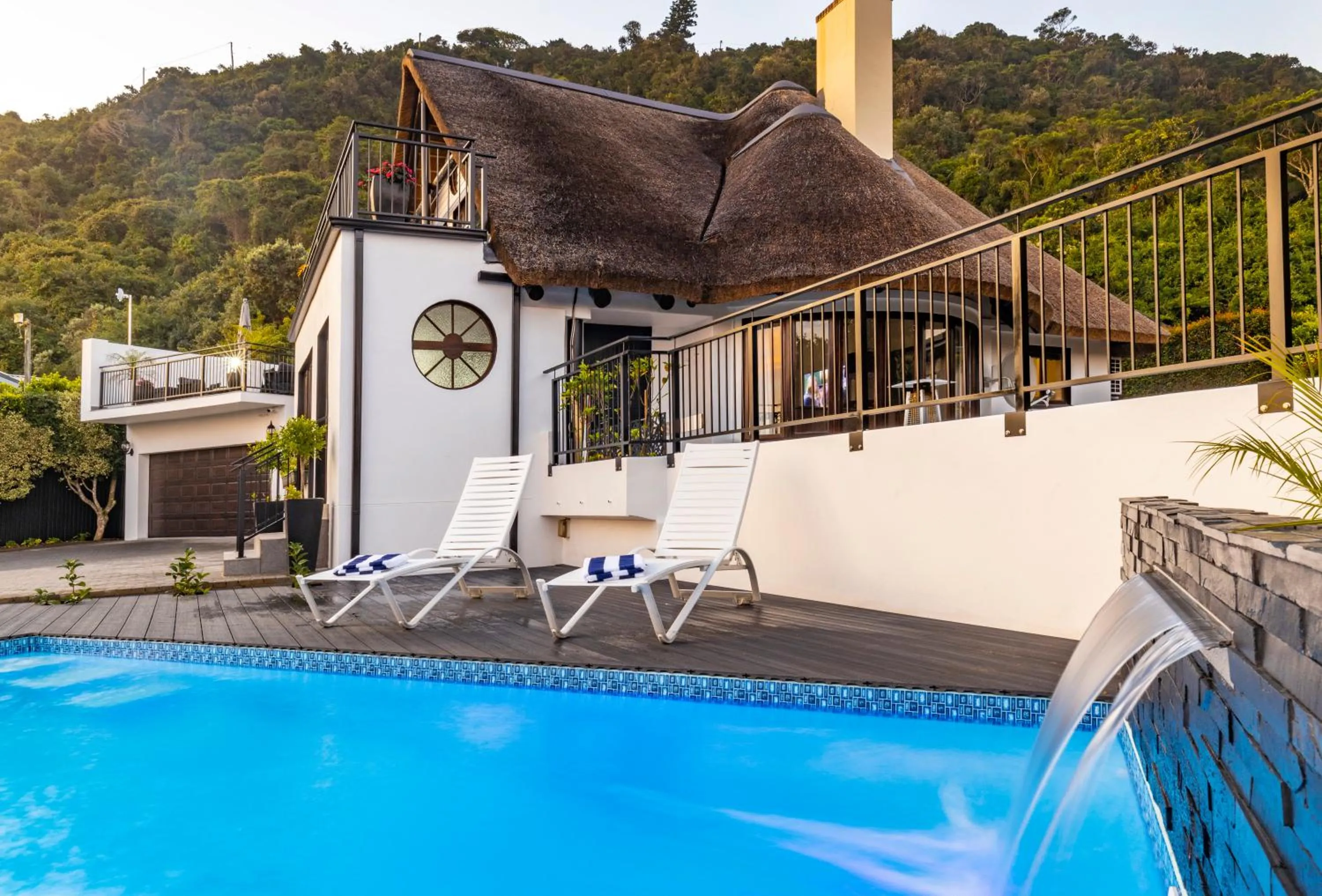 Property building in Cloverleigh Guest House