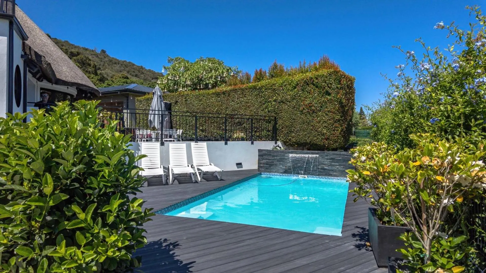 Swimming pool in Cloverleigh Guest House