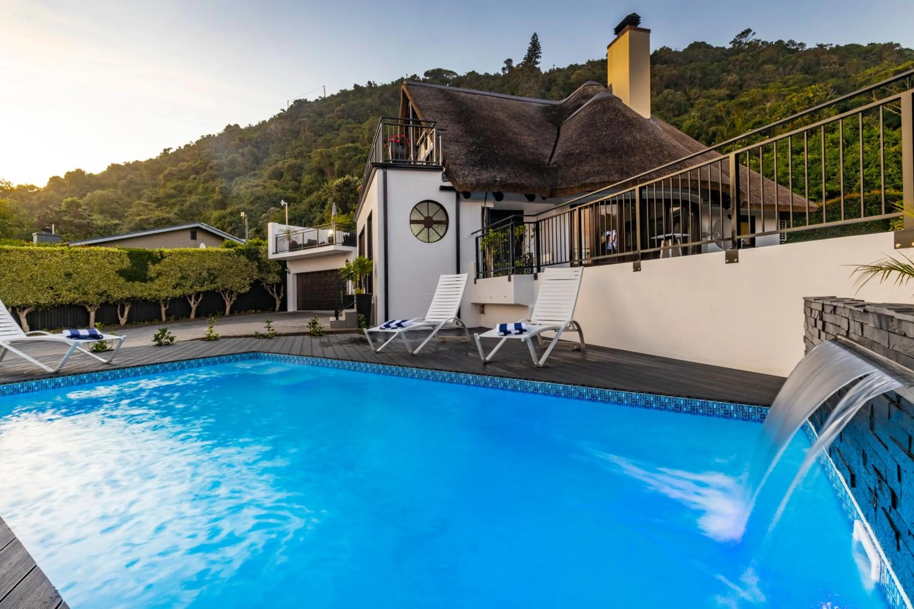 Property building in Cloverleigh Guest House