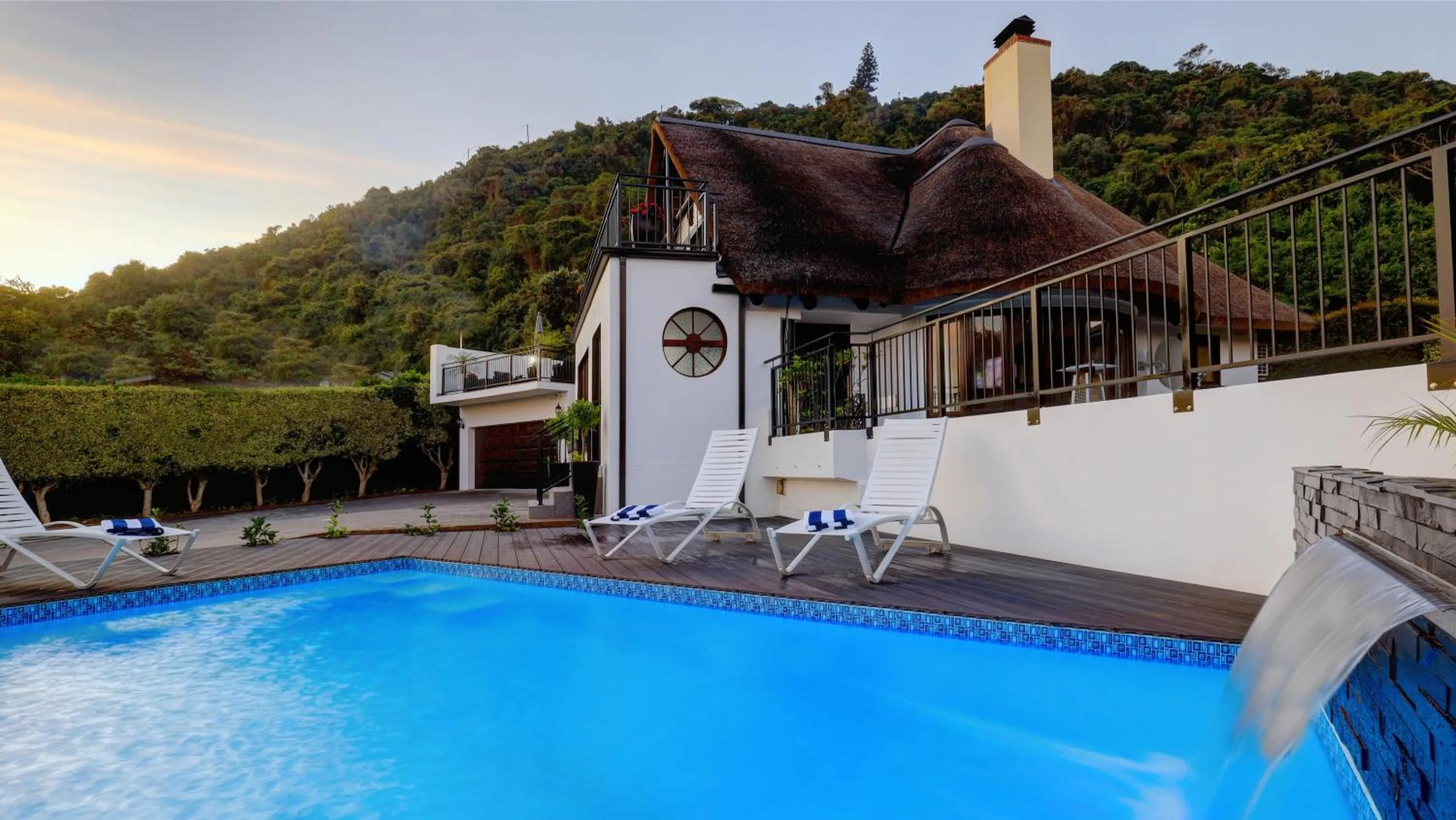 Property building in Cloverleigh Guest House