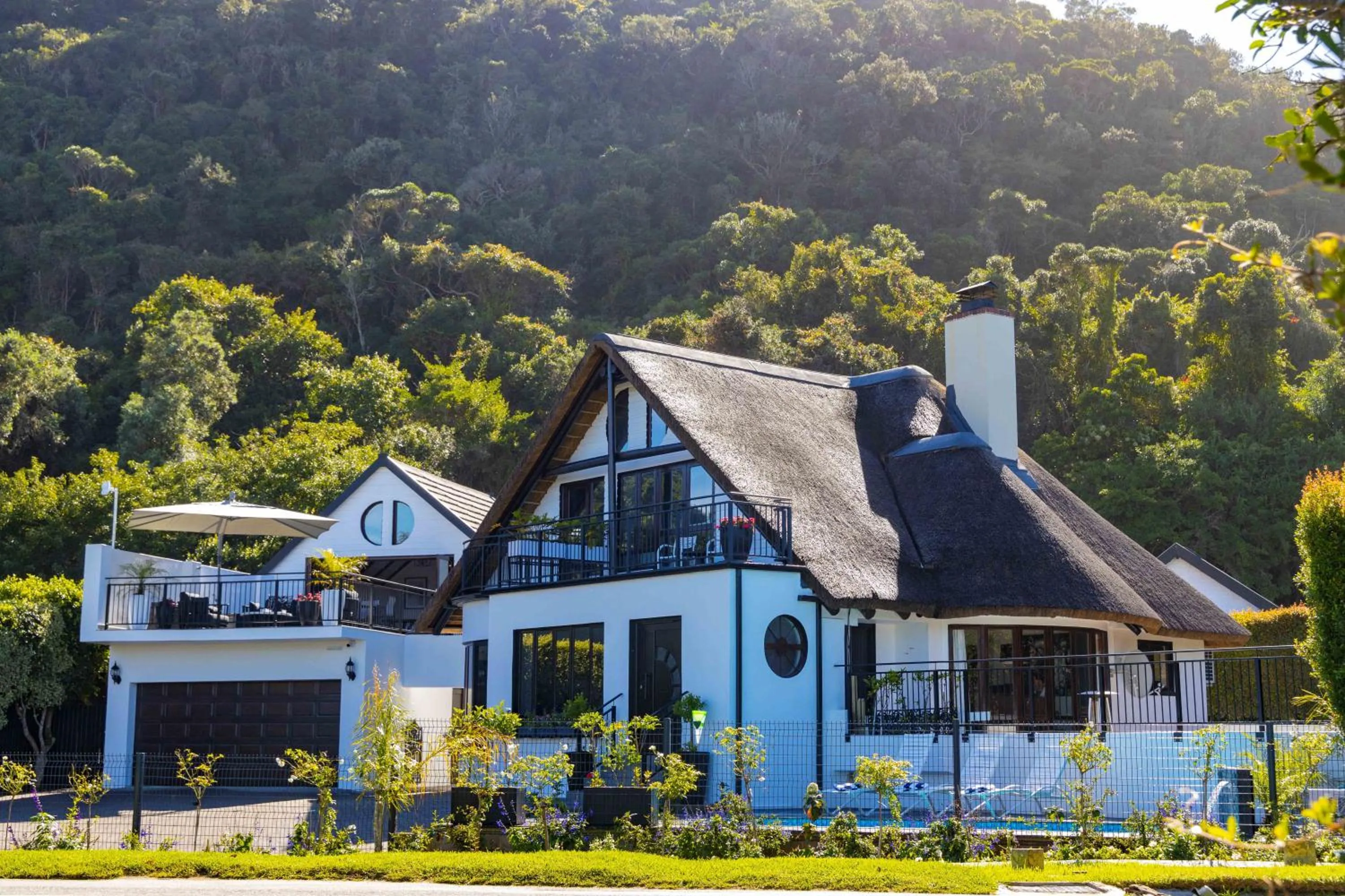 Property building in Cloverleigh Guest House