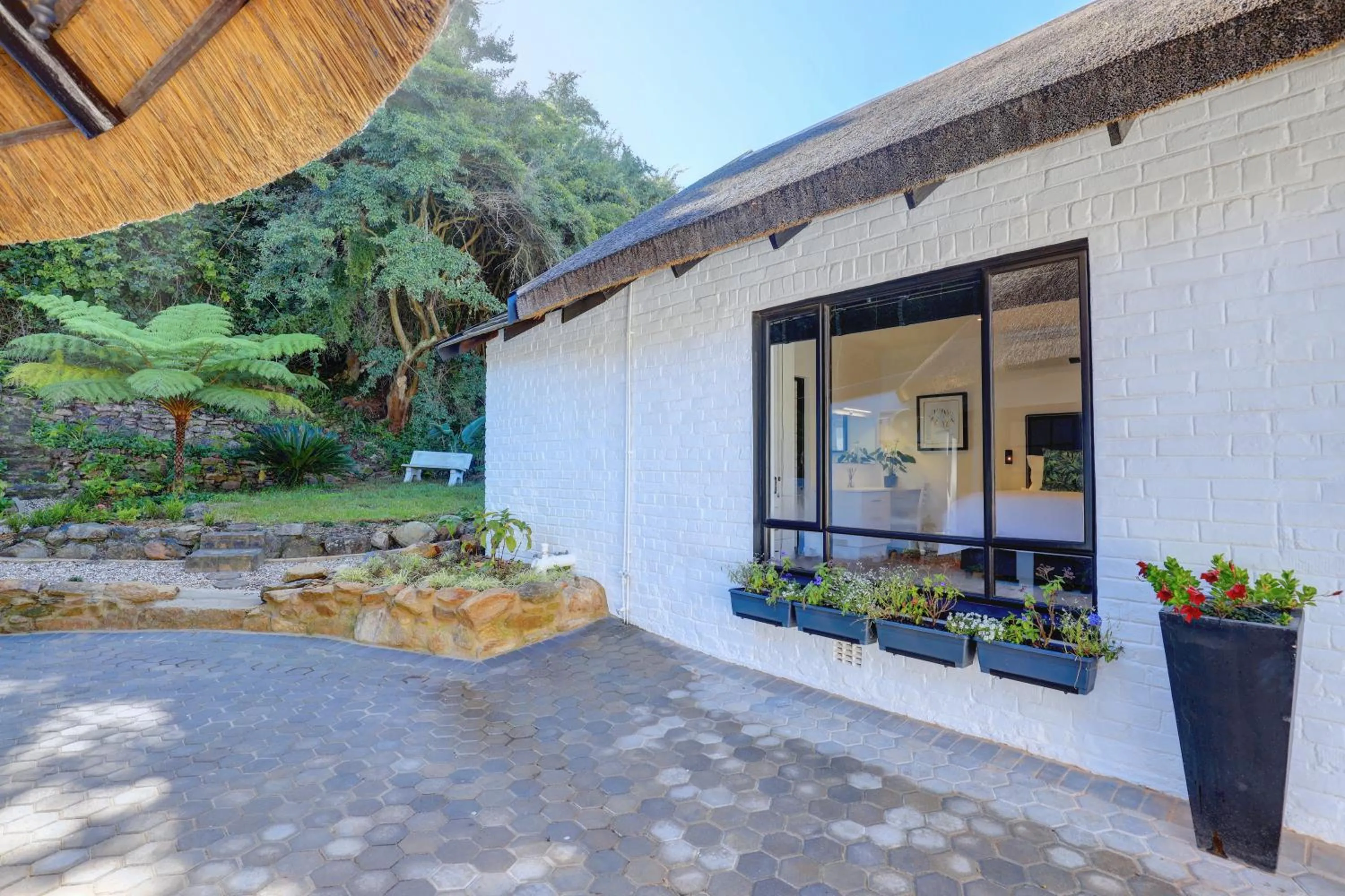 Property building in Cloverleigh Guest House