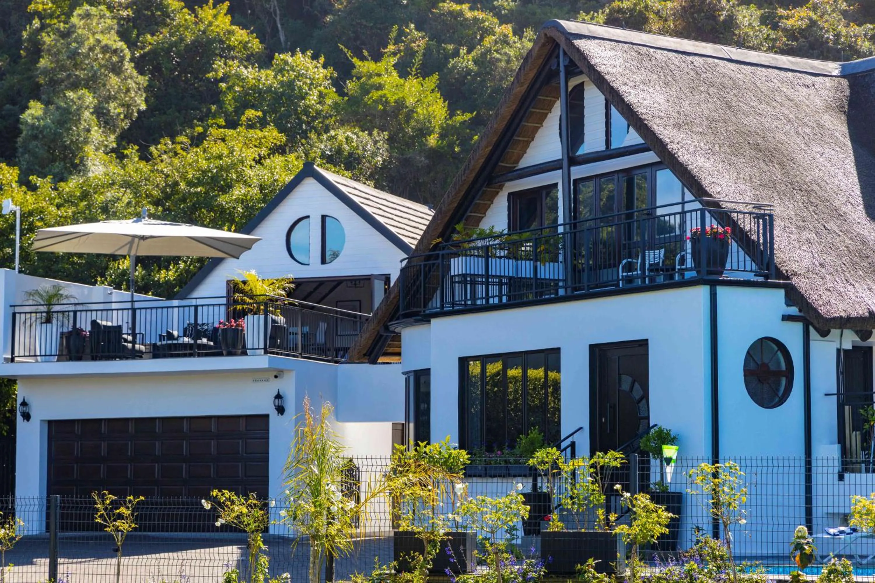 Property building in Cloverleigh Guest House
