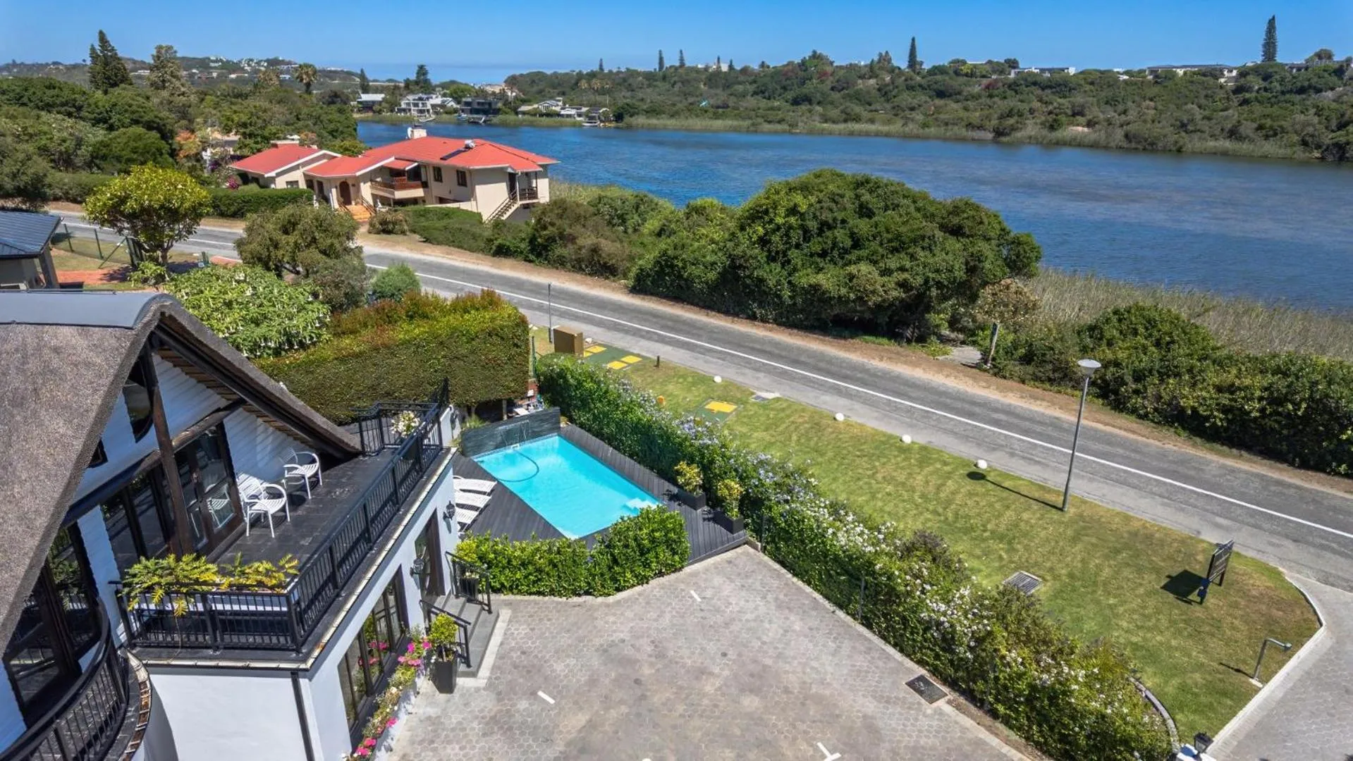 Property building in Cloverleigh Guest House