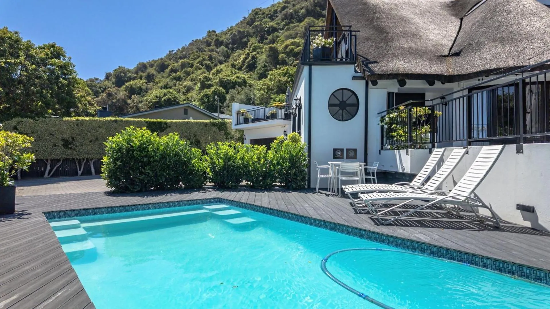 Swimming pool in Cloverleigh Guest House