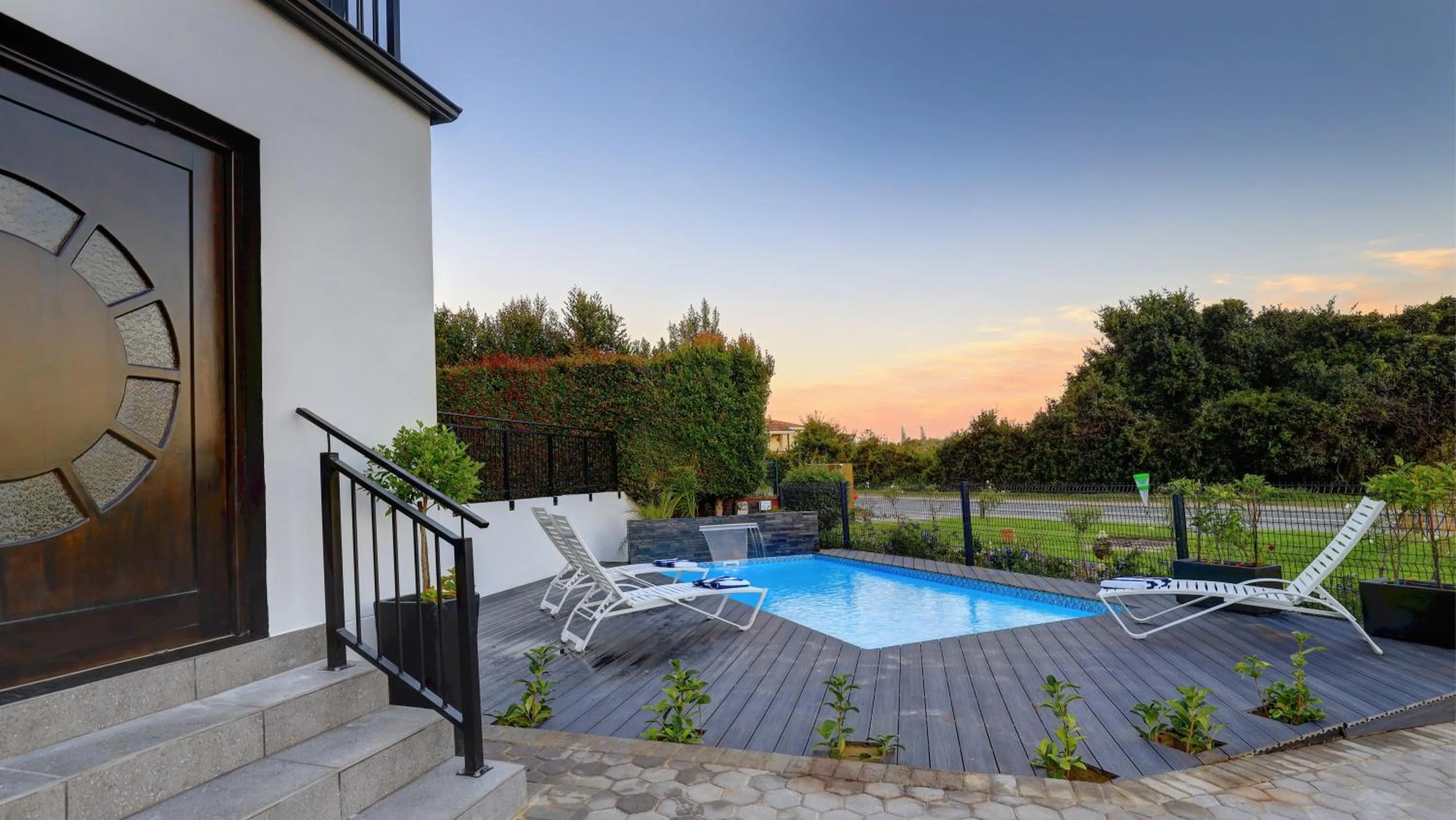 Property building in Cloverleigh Guest House