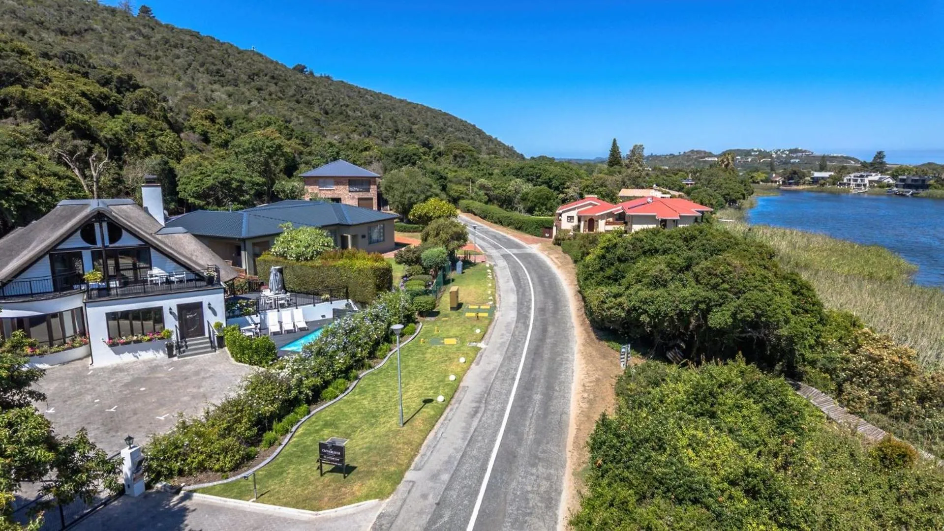 Property building in Cloverleigh Guest House