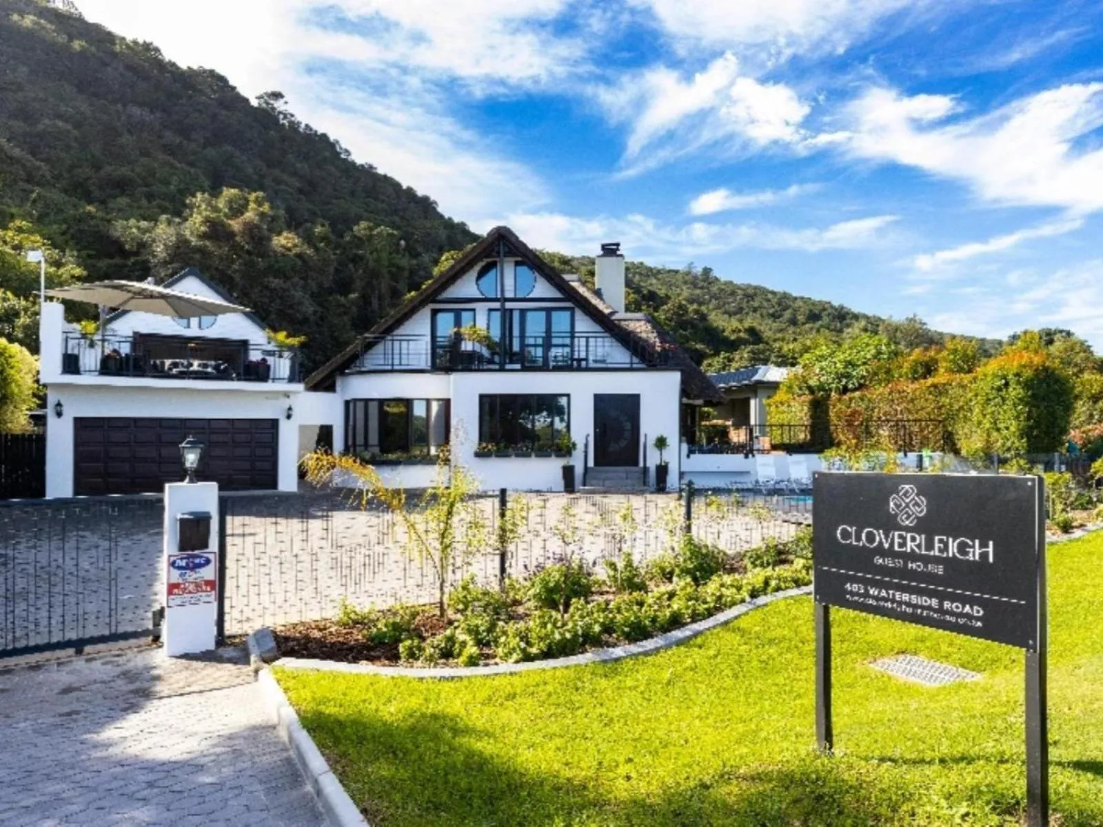 Property building in Cloverleigh Guest House