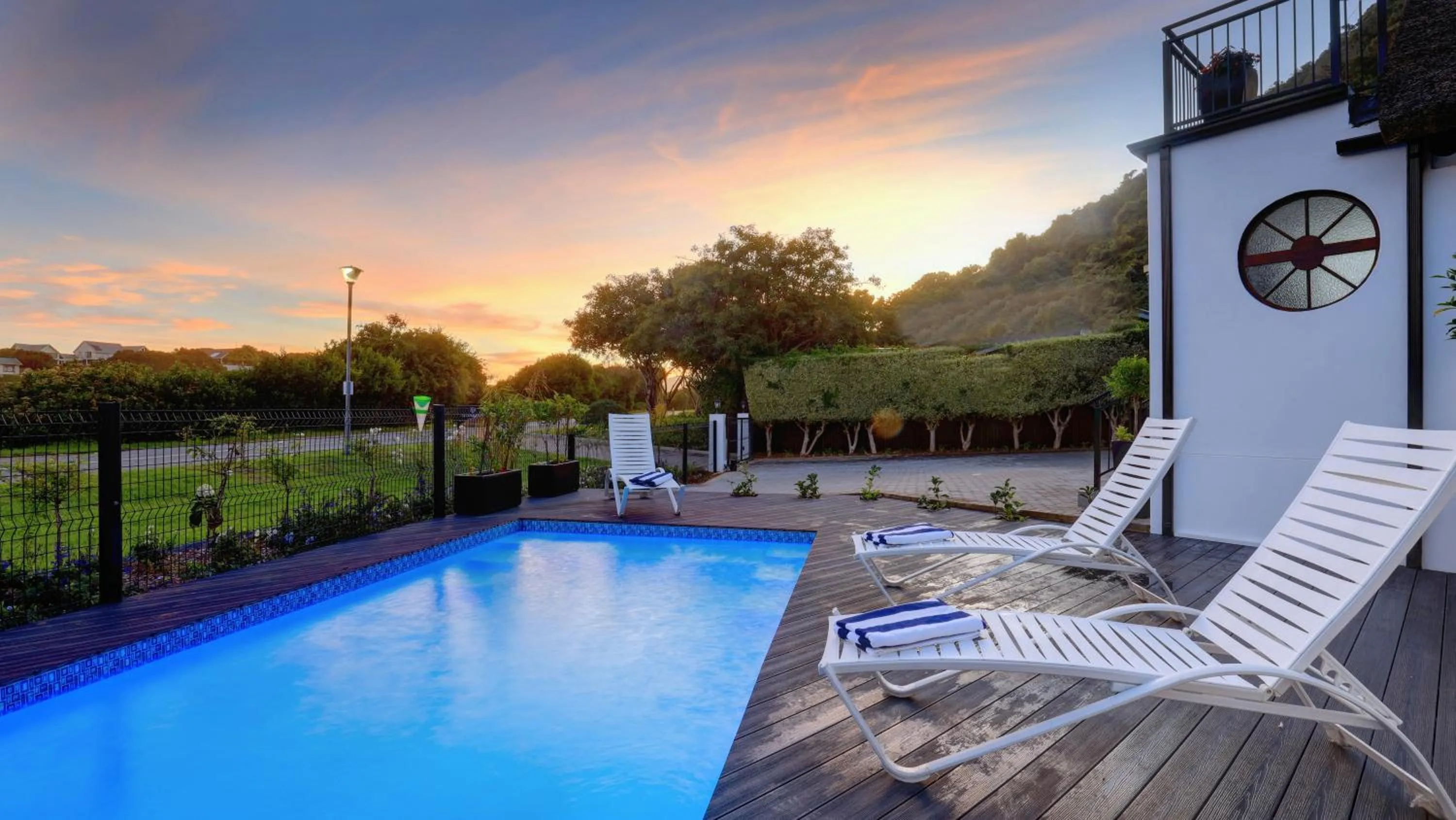 Property building in Cloverleigh Guest House