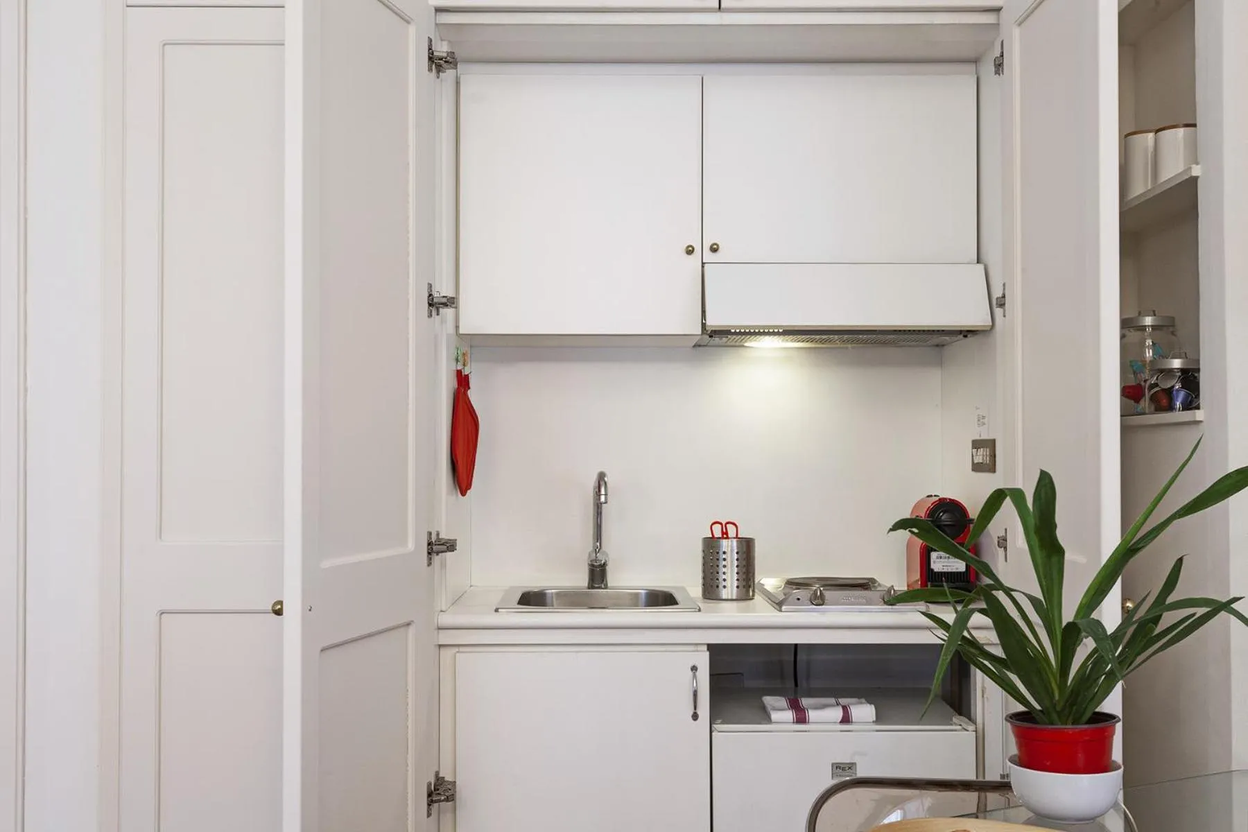 Kitchen or kitchenette in Elegant Studio in the City Center by Wonderful Italy