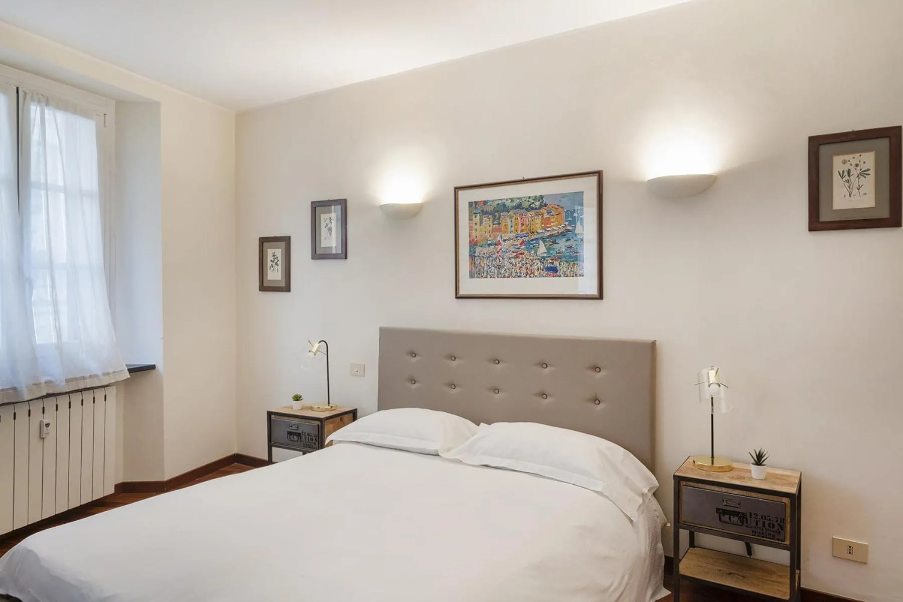 Bed in Elegant Studio in the City Center by Wonderful Italy