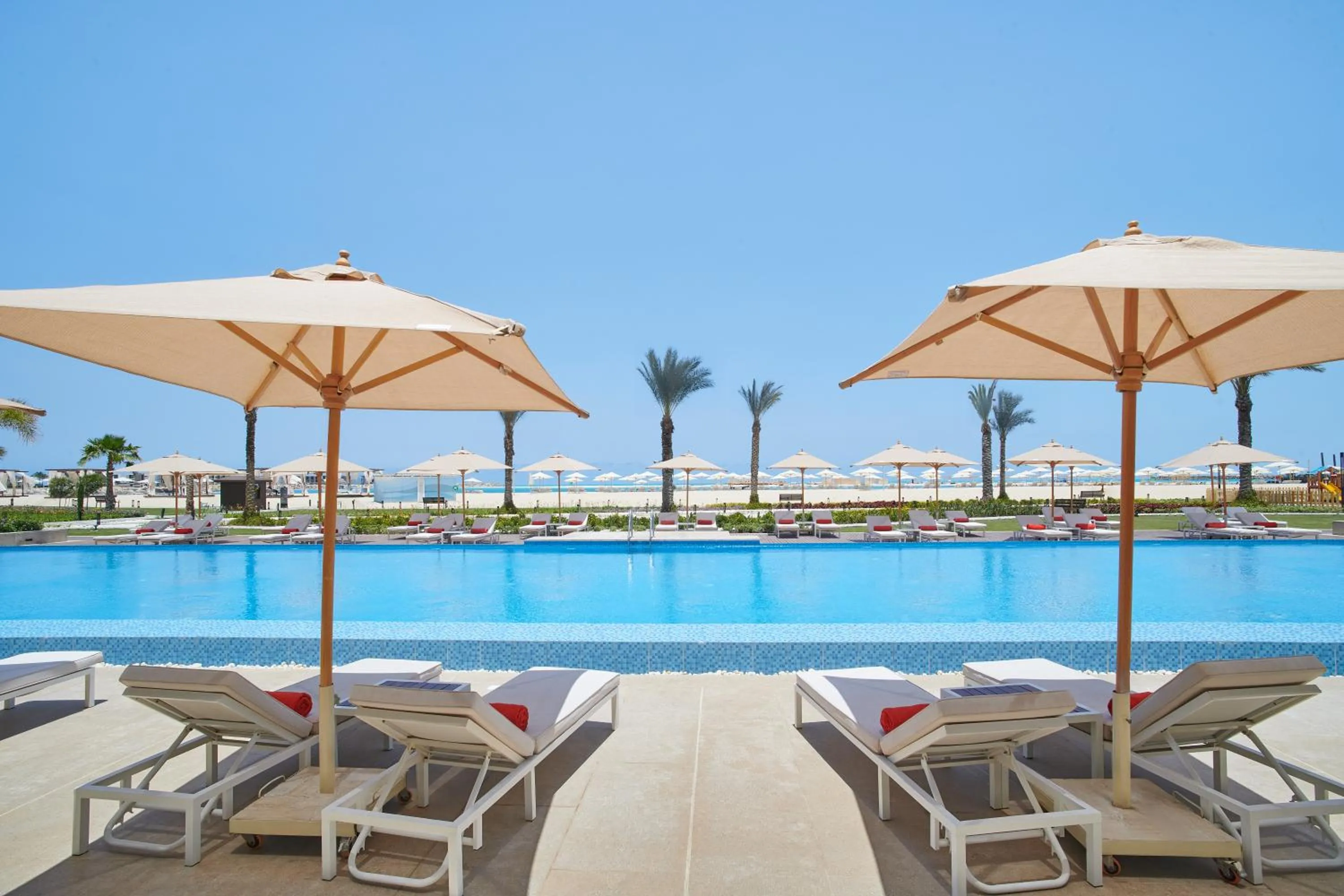 Swimming pool in Palma Bay Rotana Resort