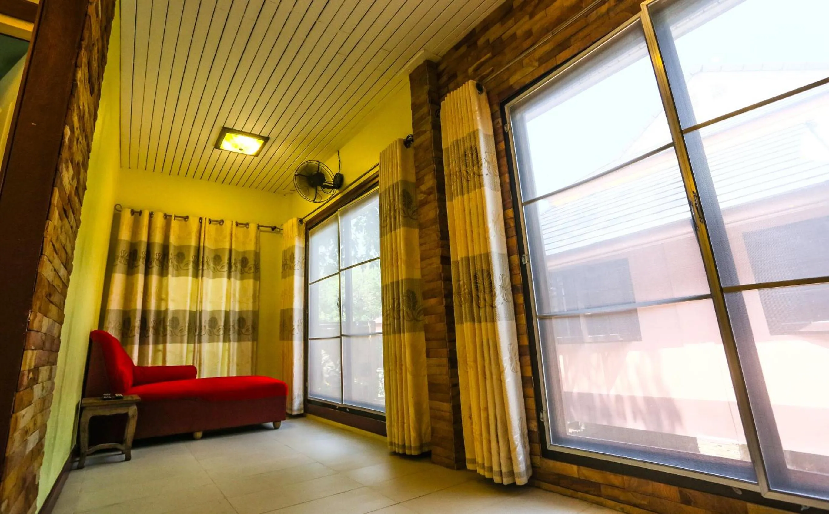 Bed in Phalaburi resort by dreamhouse