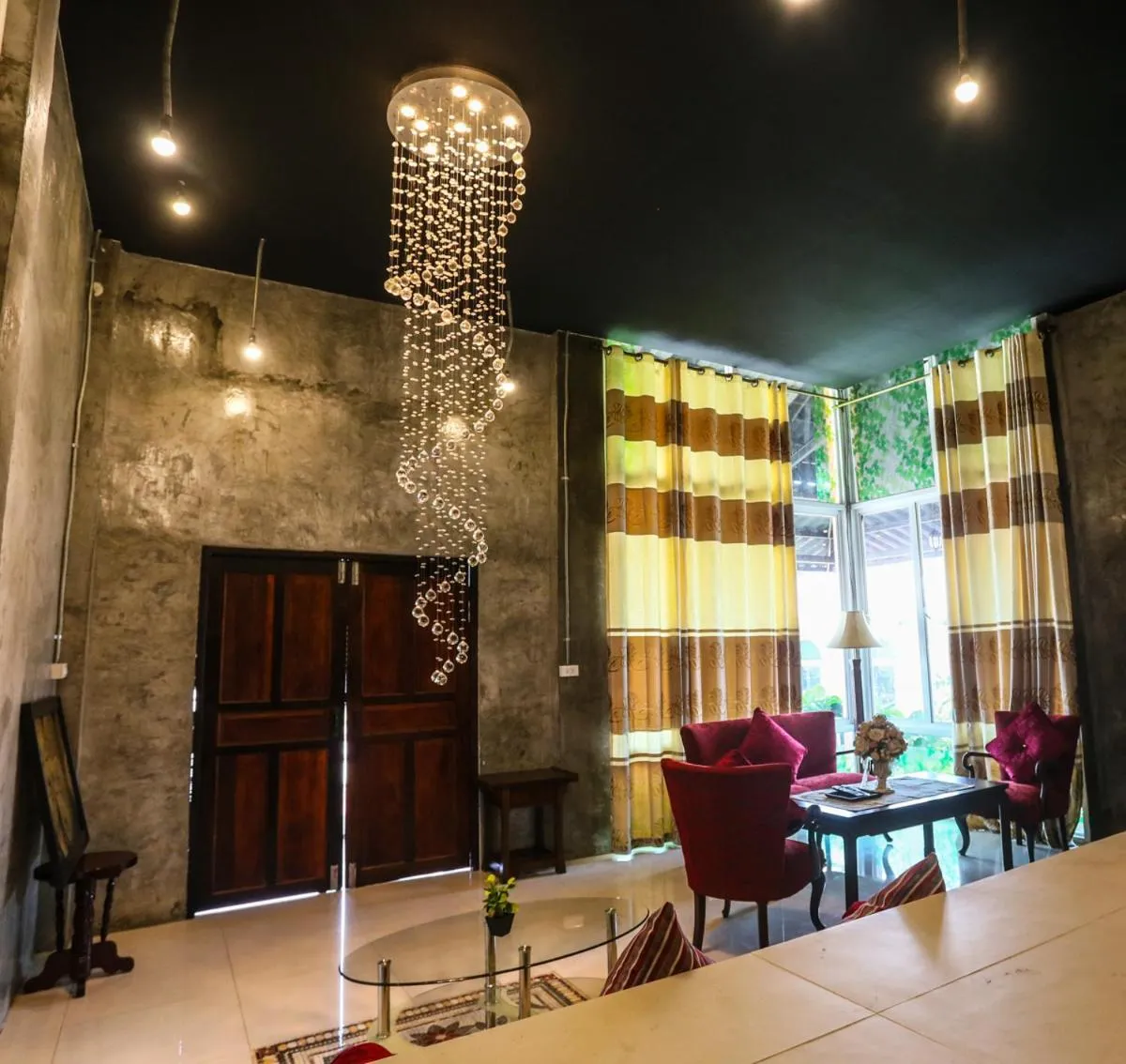 Phalaburi resort by dreamhouse