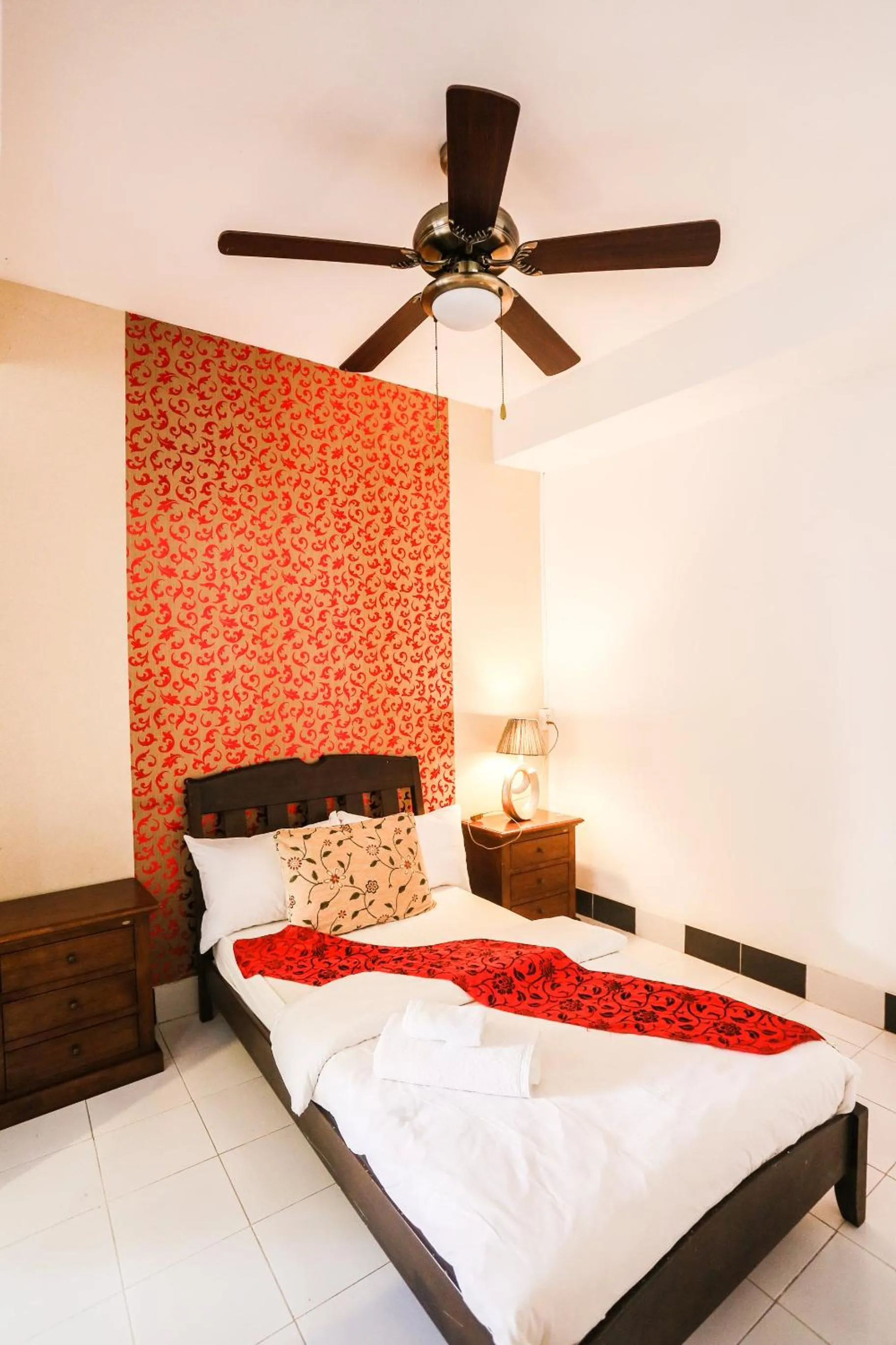 Bed in Phalaburi resort by dreamhouse