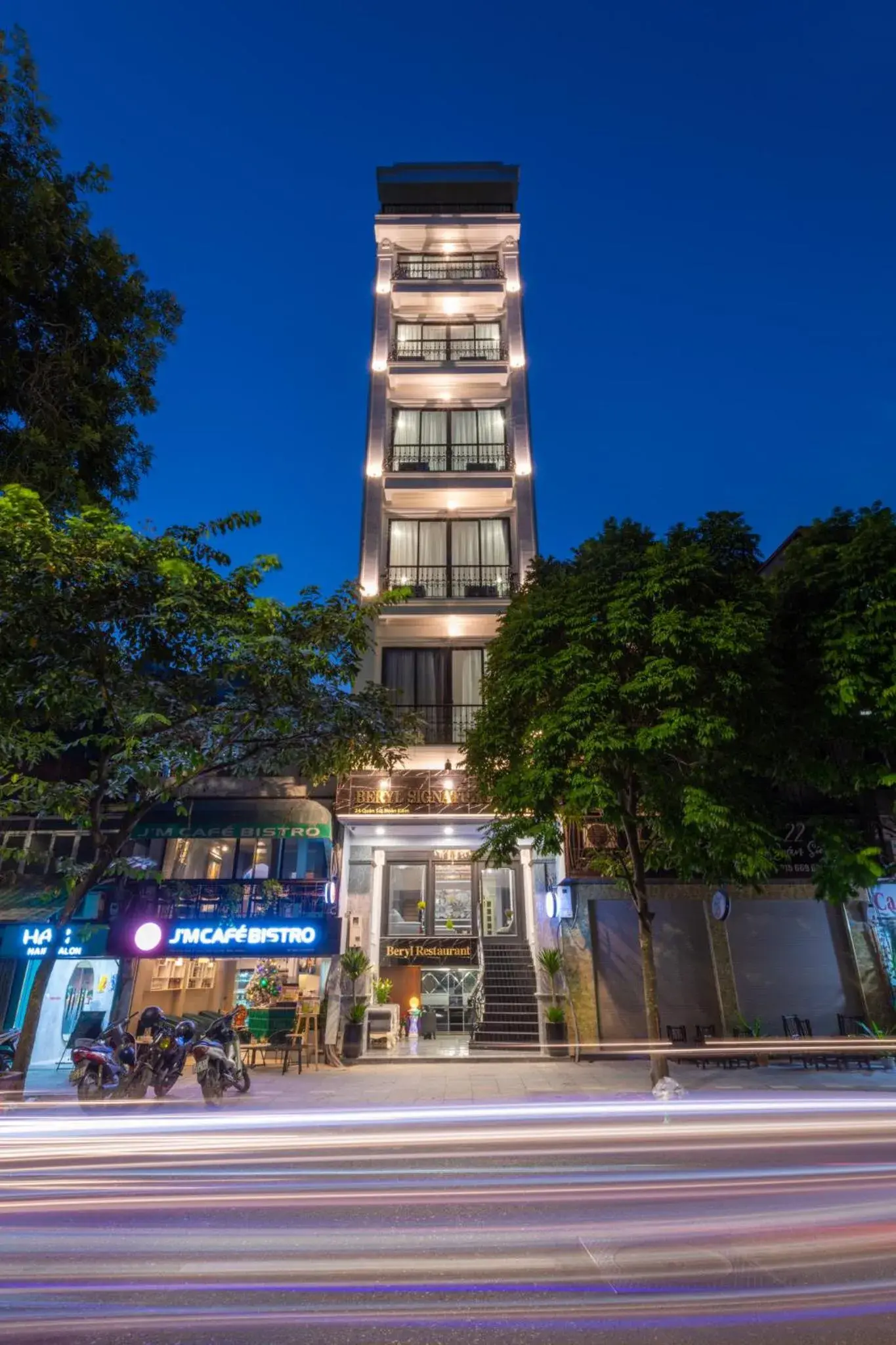 Property building in Avani Central Hanoi Hotel Property building in Avani Central Hanoi Hotel