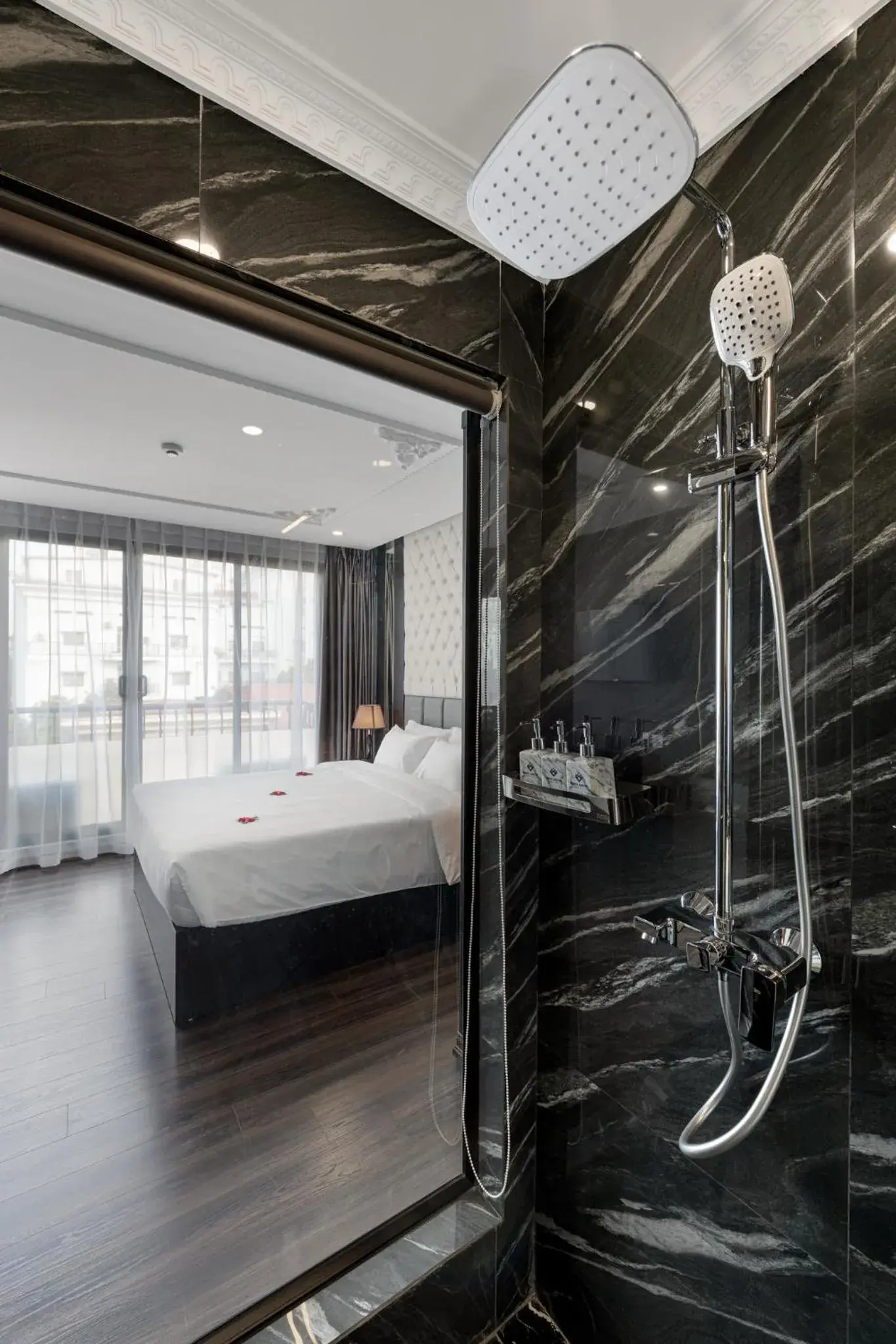 Bathroom, Bed in Avani Central Hanoi Hotel Bathroom, Bed in Avani Central Hanoi Hotel