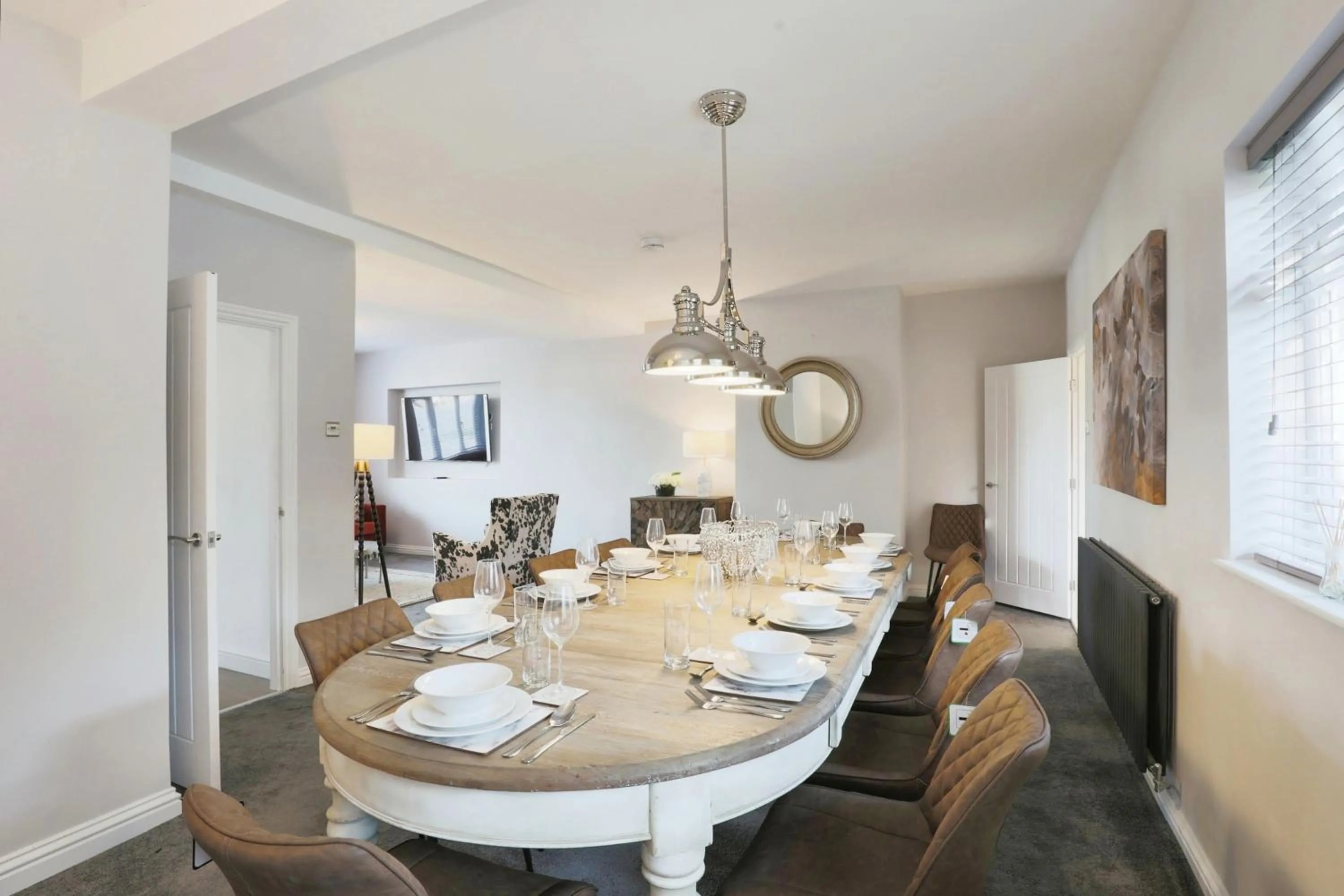 Large Luxury Home in Solihull - Sleeps 14 near NEC & BHX